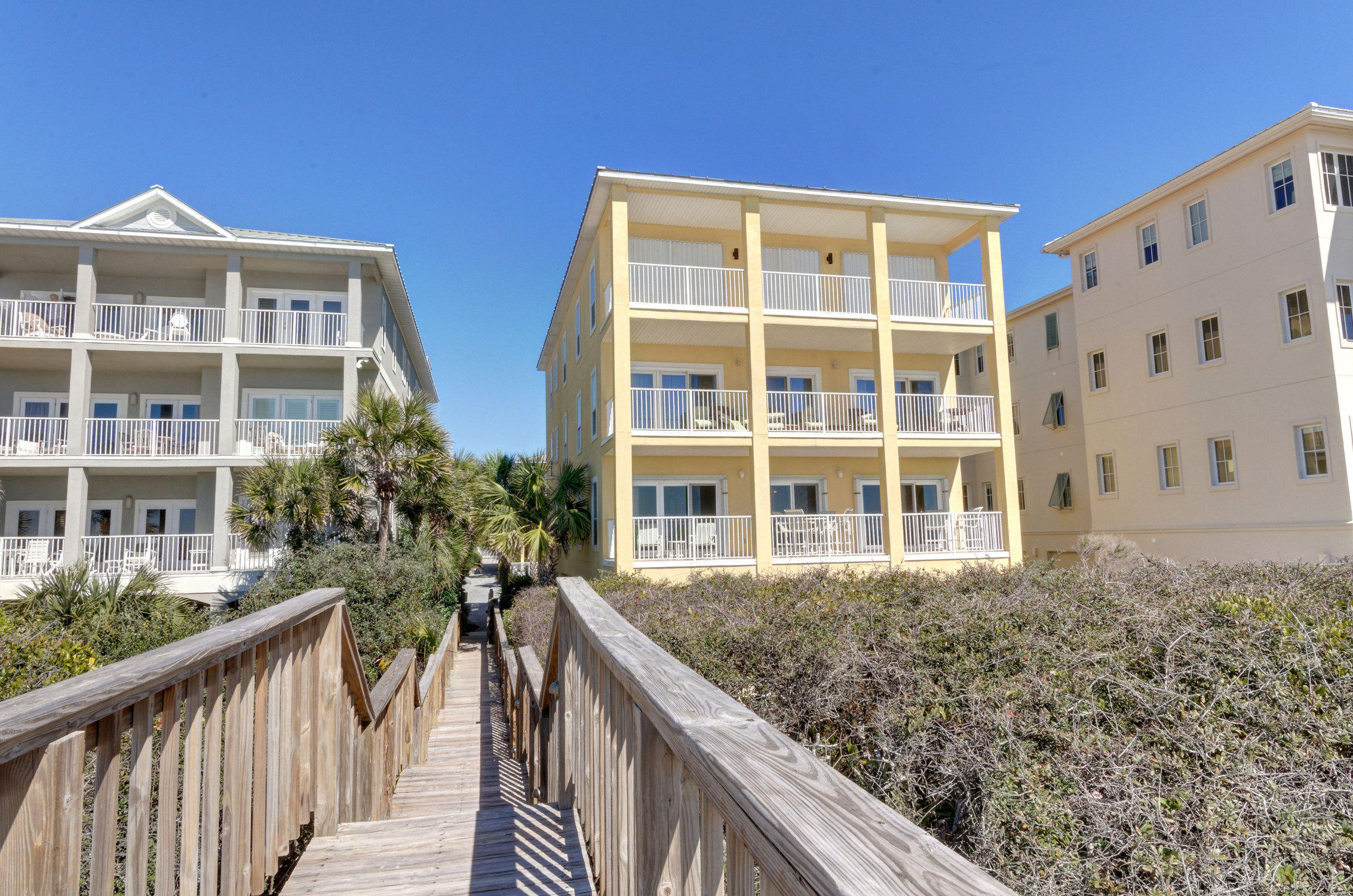 EMERALD SURF VILLAS - Residential