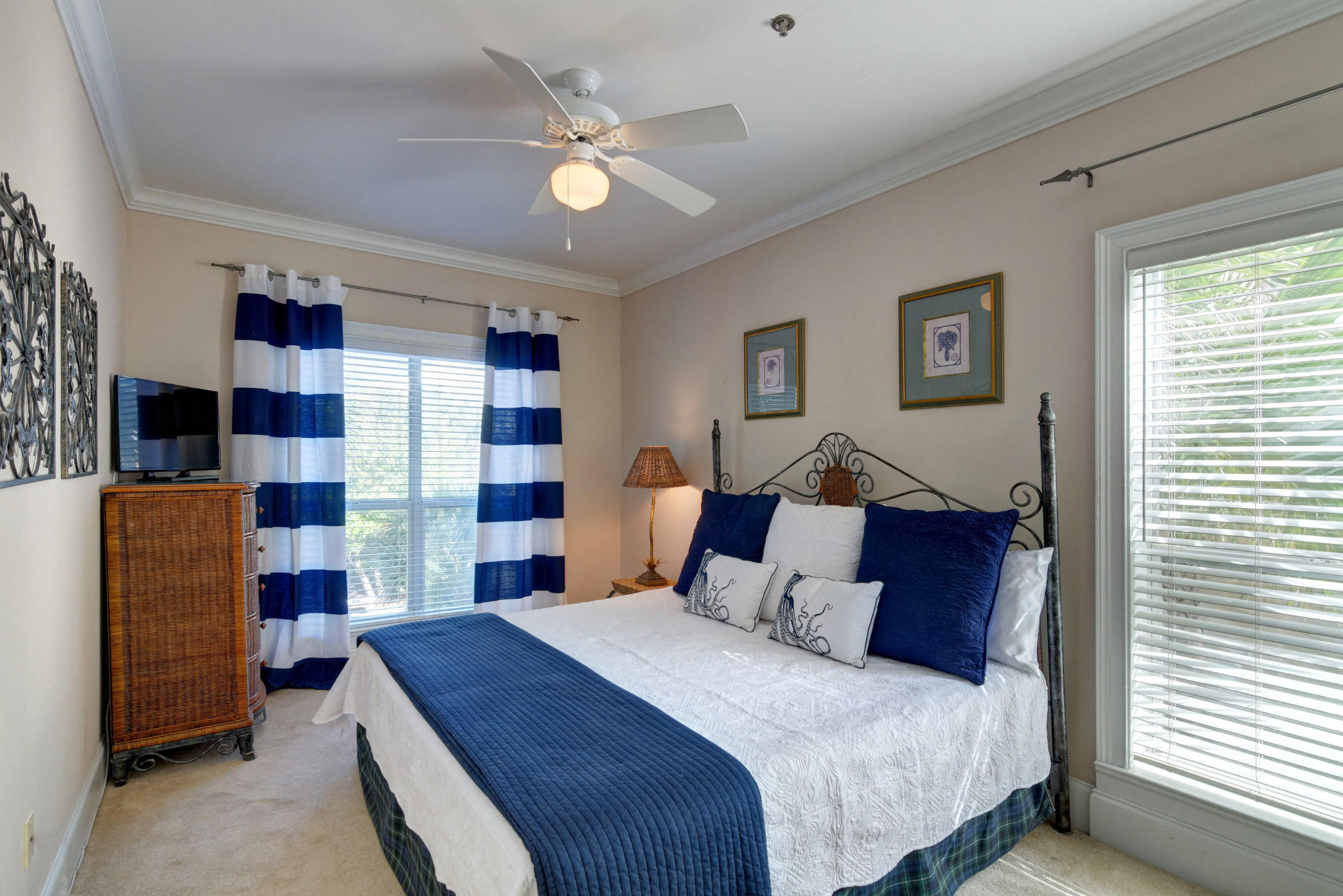 EMERALD SURF VILLAS - Residential