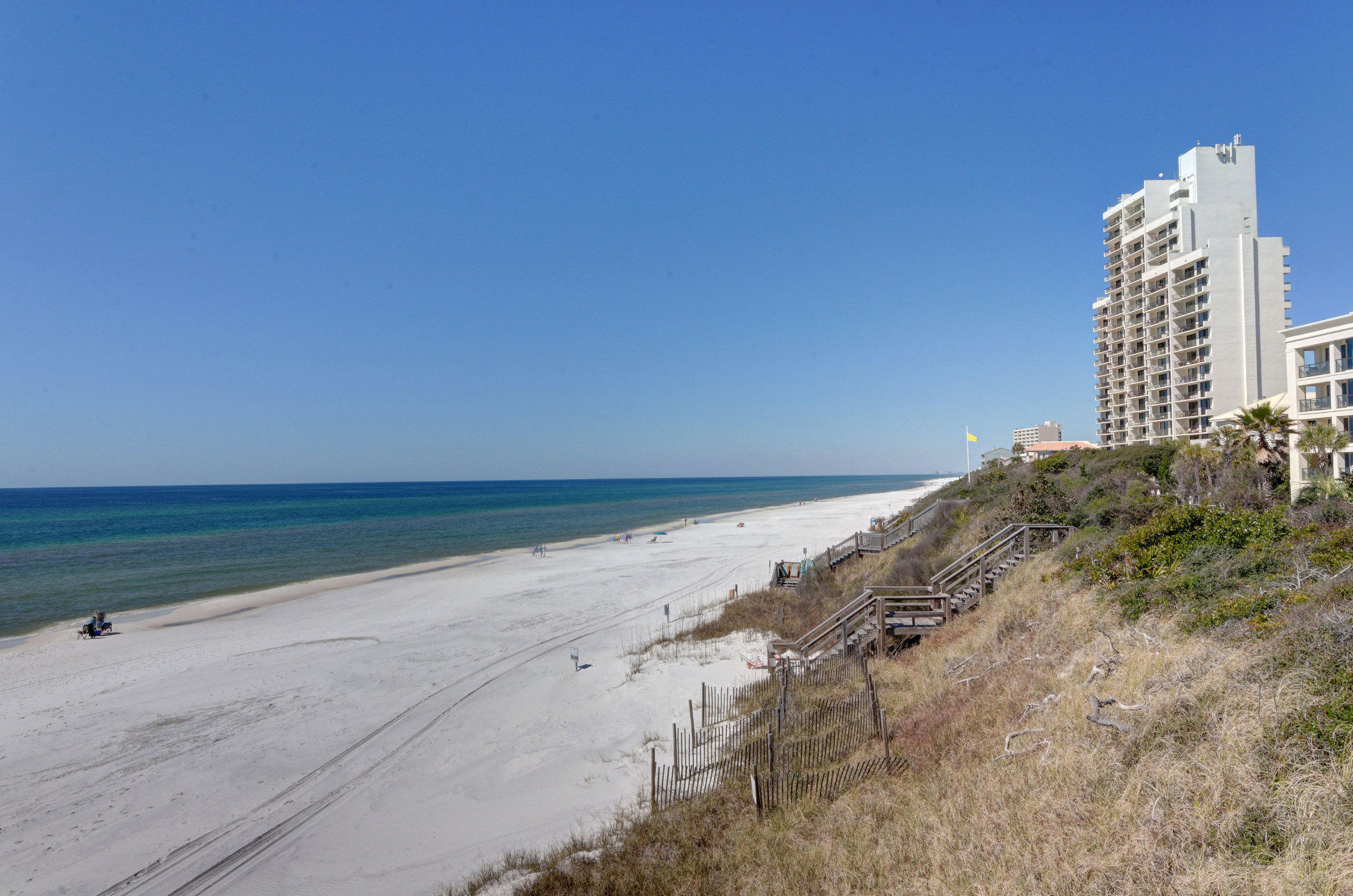 EMERALD SURF VILLAS - Residential