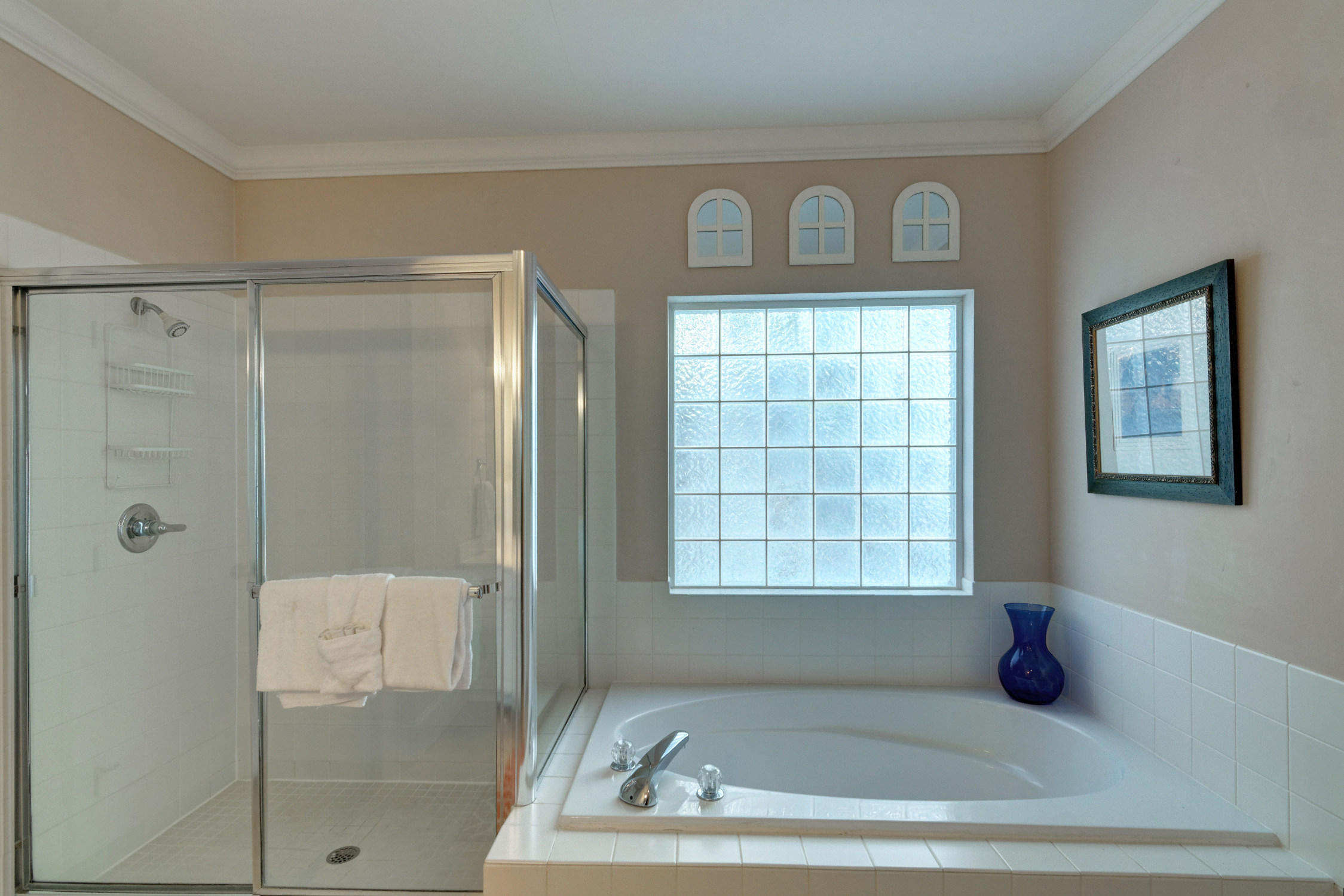 EMERALD SURF VILLAS - Residential