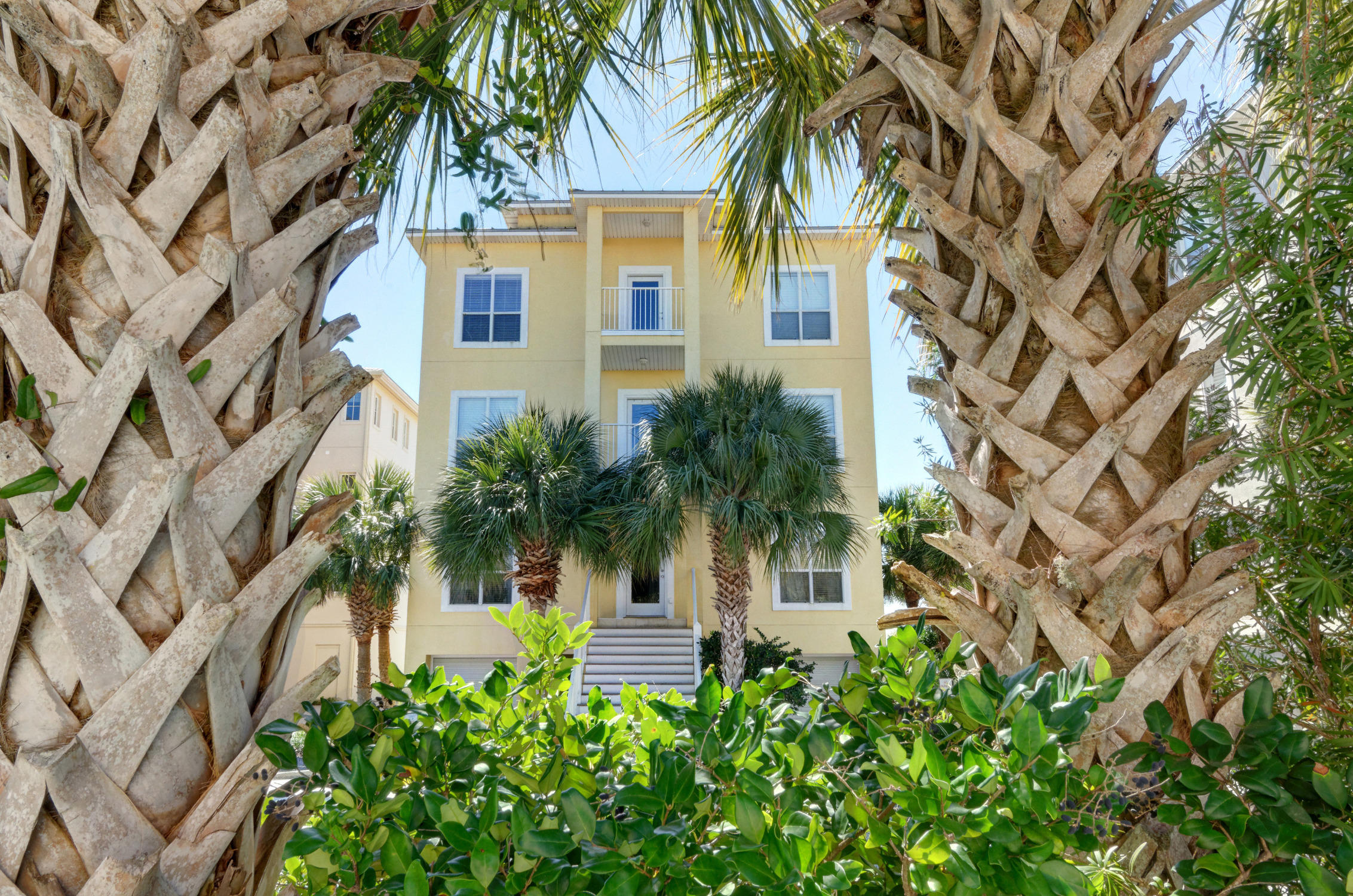 EMERALD SURF VILLAS - Residential