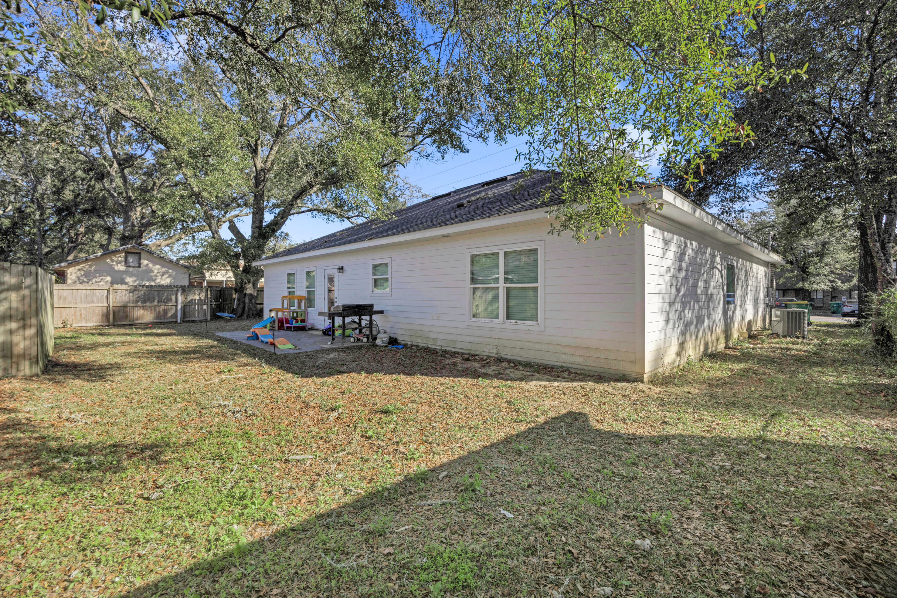 MEIGS S/D NICEVILLE LOT 30 BLK 8 - Residential