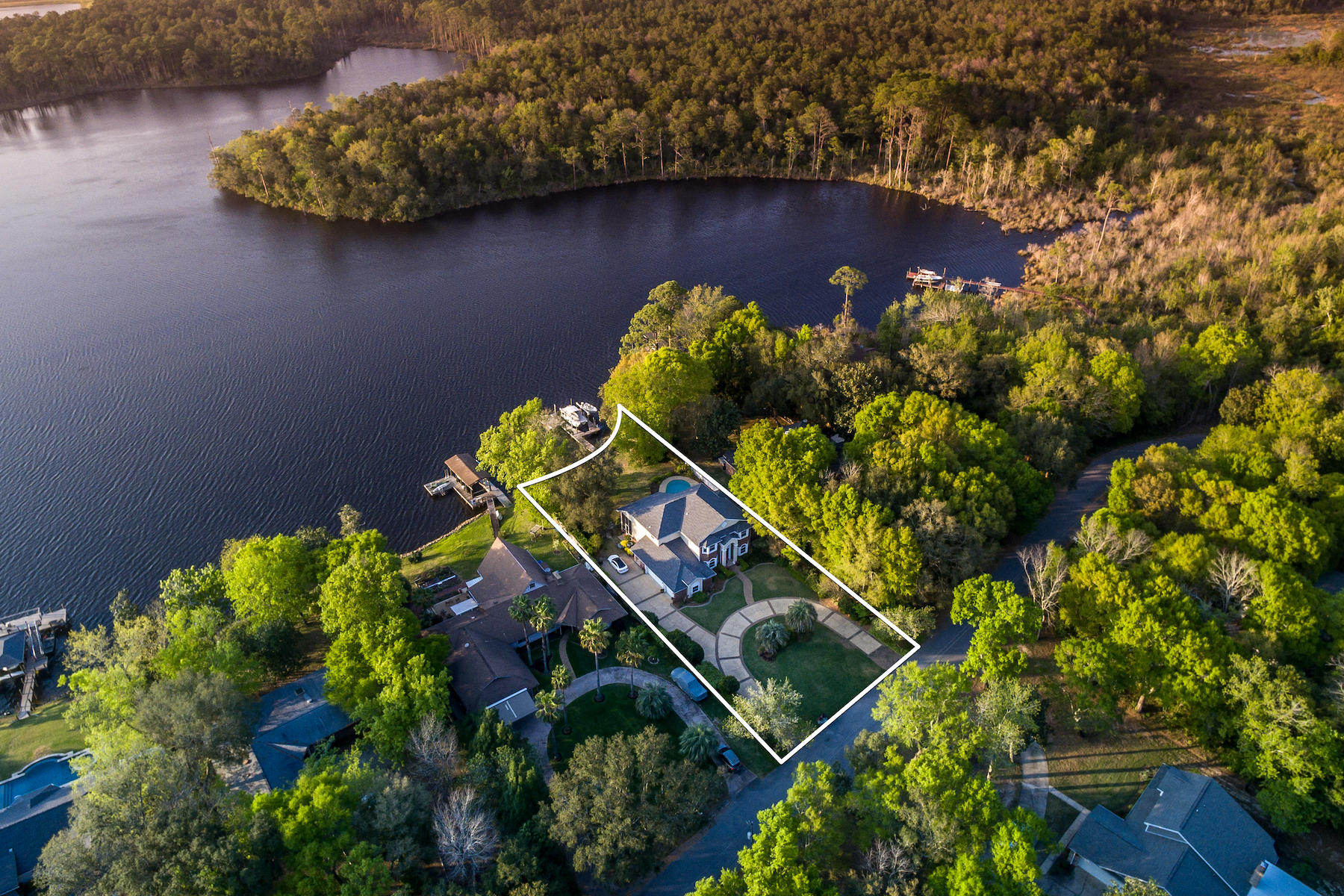 LAKE PIPPIN - Residential