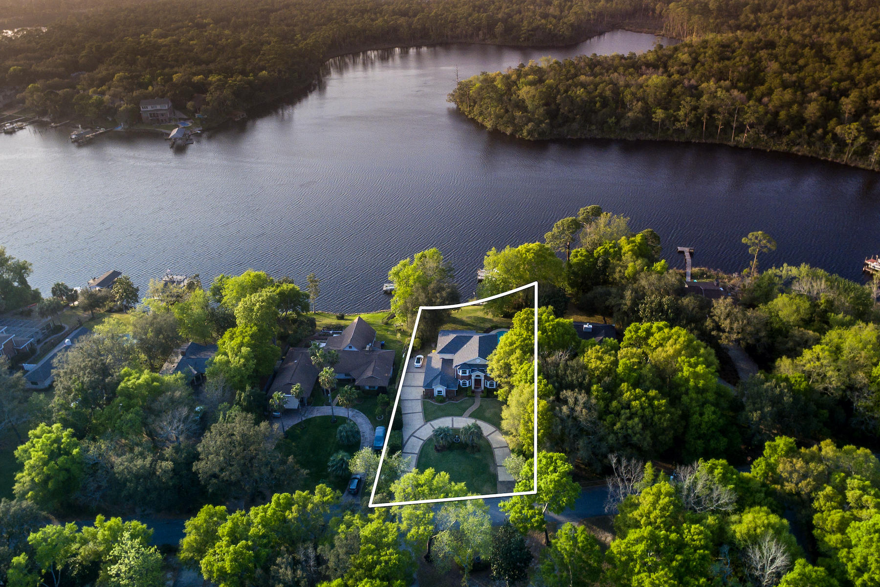 LAKE PIPPIN - Residential