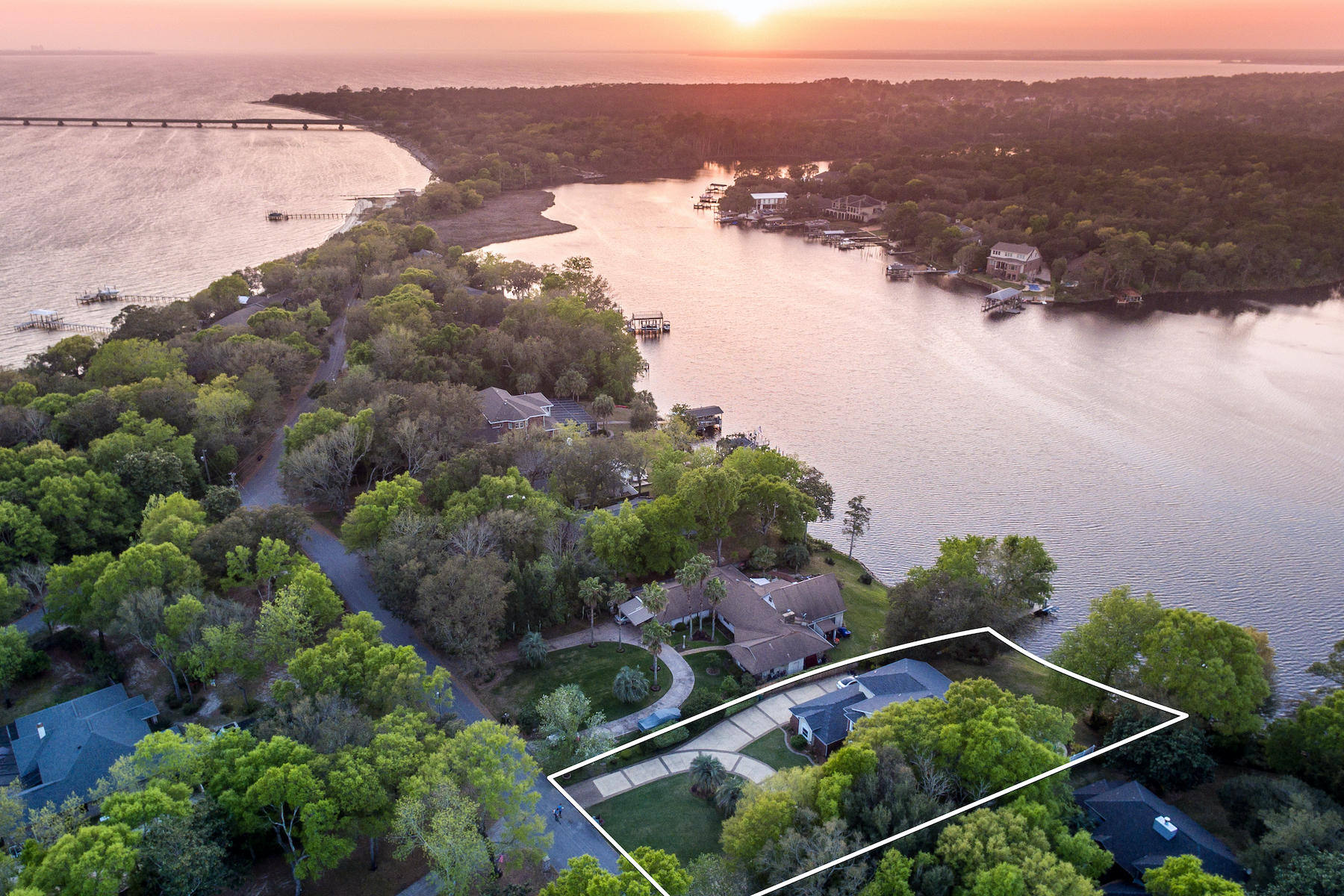 LAKE PIPPIN - Residential