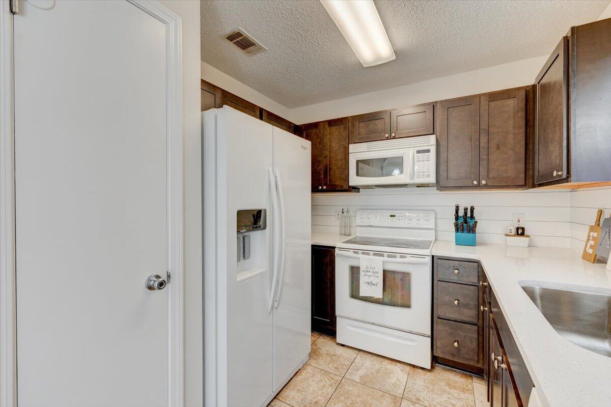 ROANOKE VILLAGE S/D - Residential