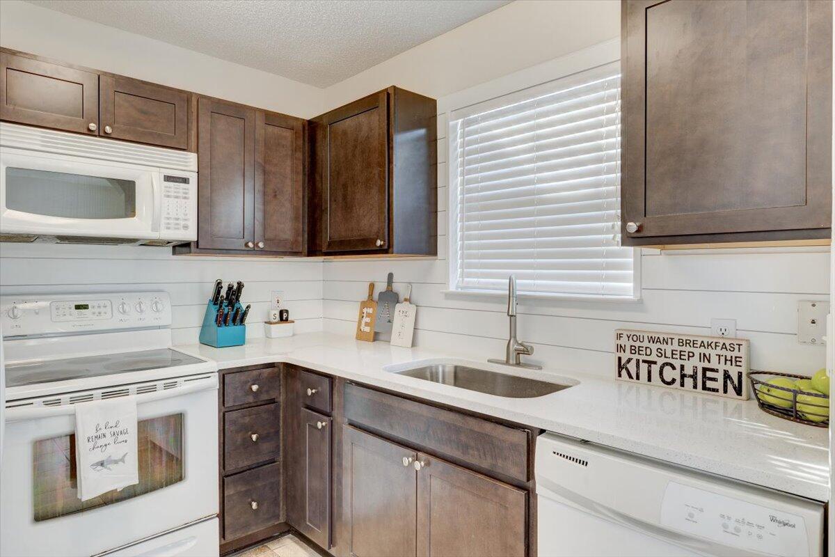 ROANOKE VILLAGE S/D - Residential