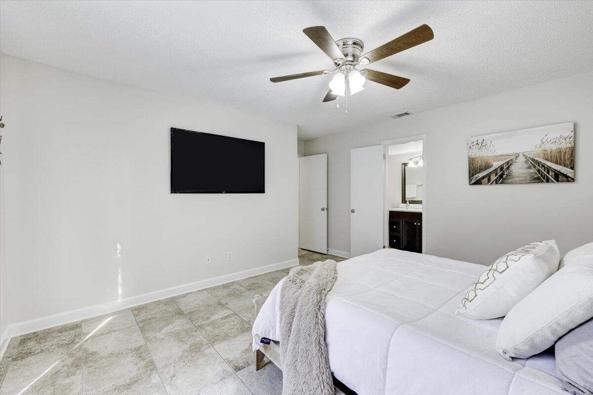 ROANOKE VILLAGE S/D - Residential