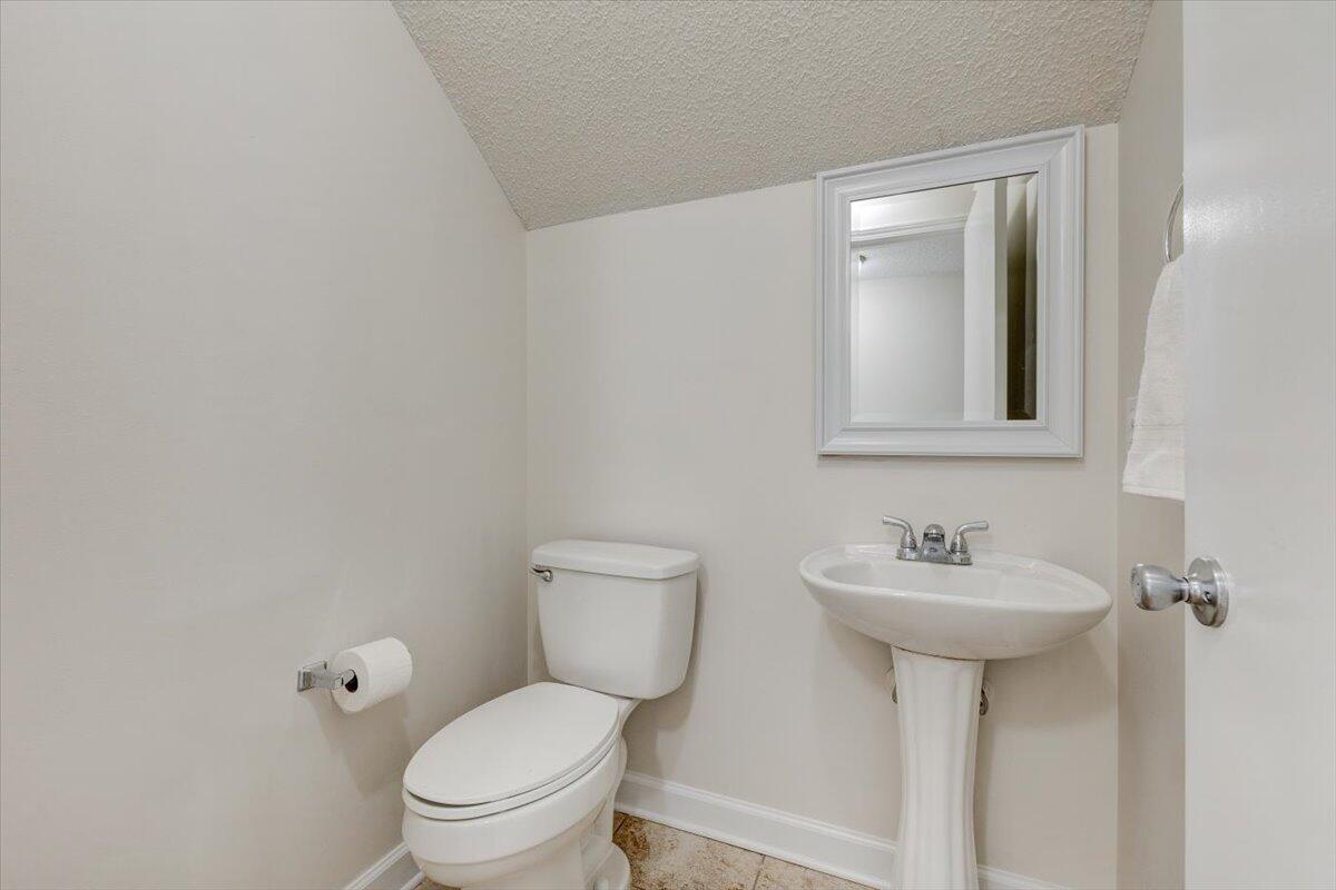 ROANOKE VILLAGE S/D - Residential