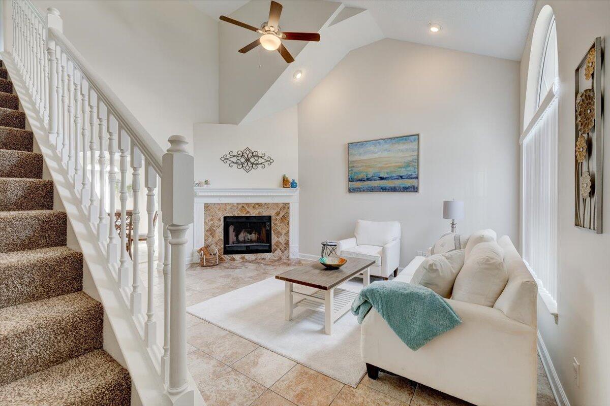 ROANOKE VILLAGE S/D - Residential