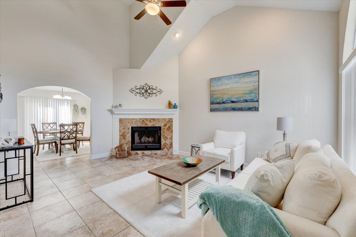 ROANOKE VILLAGE S/D - Residential
