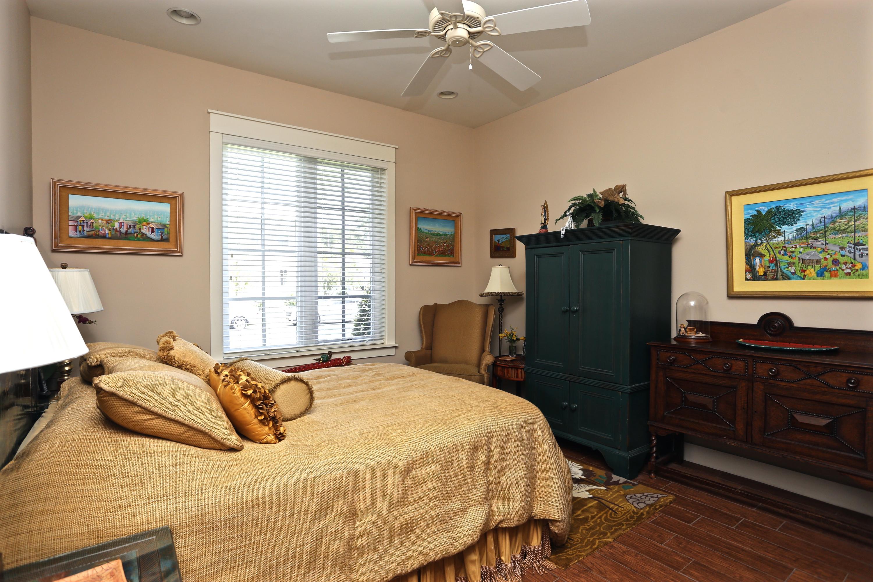 CARSON OAKS - Residential