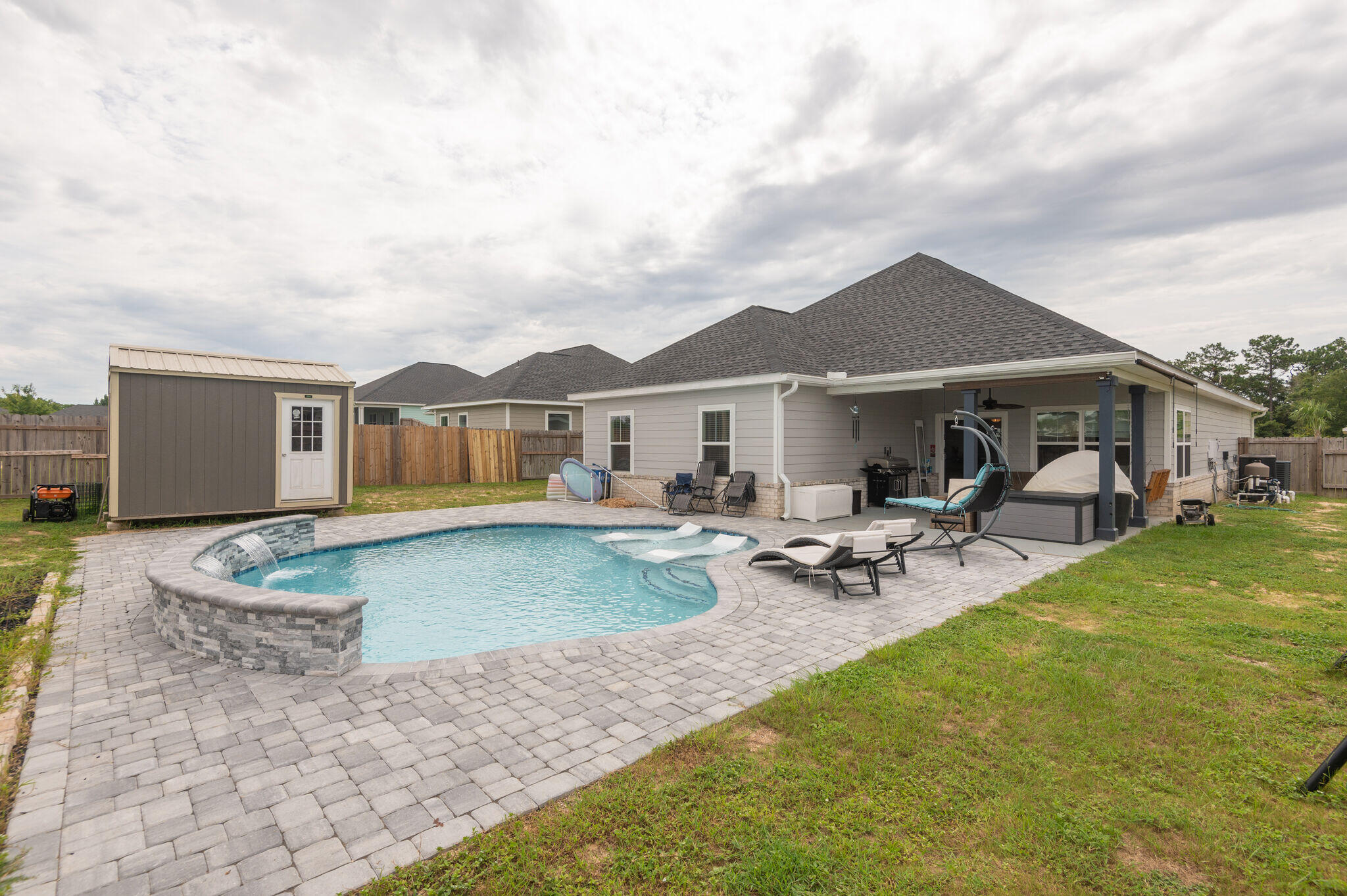 CROSS CREEK - Residential