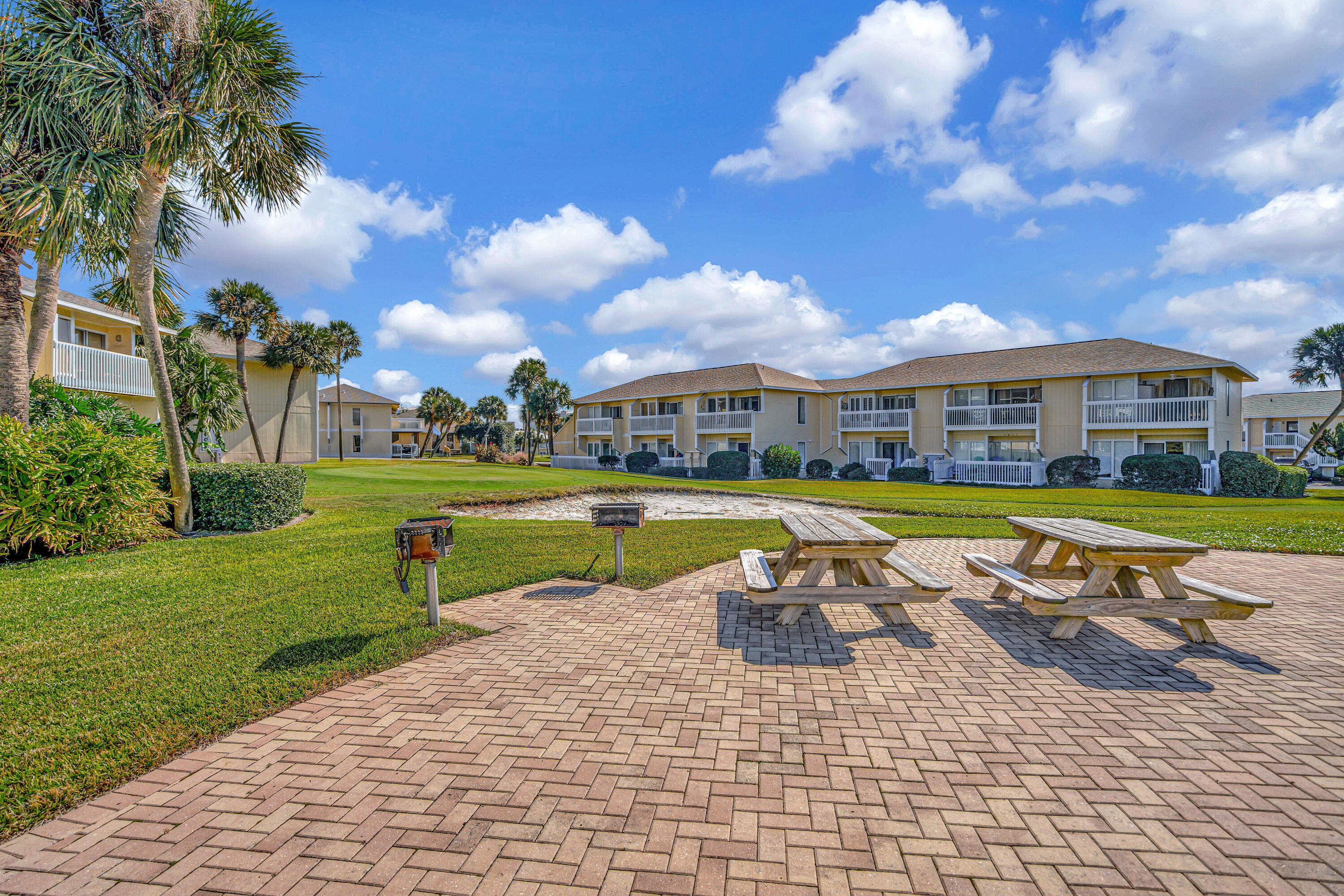 SANDPIPER COVE PHASE #1 UNIT A BLDG 11 - Residential