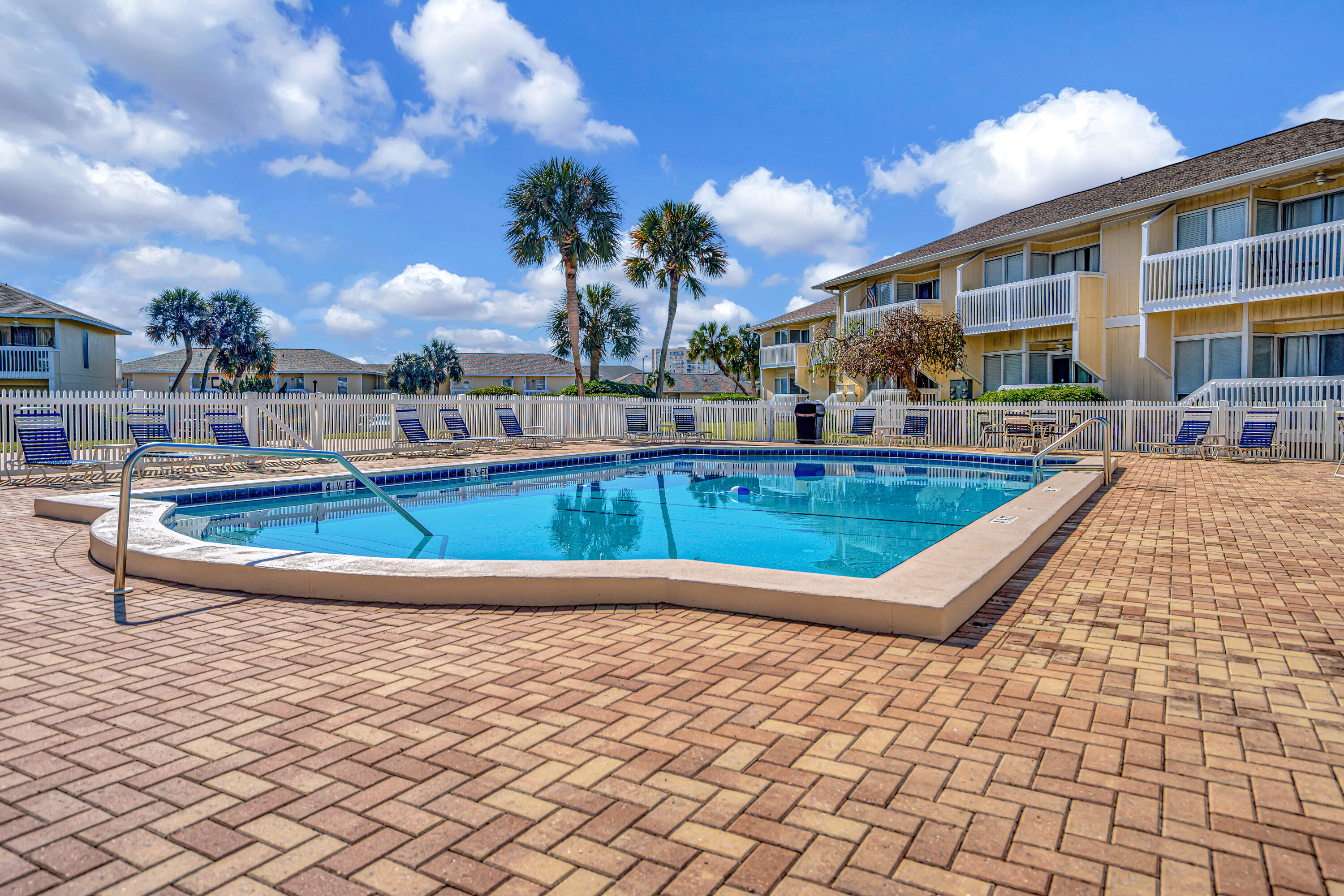 SANDPIPER COVE PHASE #1 UNIT A BLDG 11 - Residential