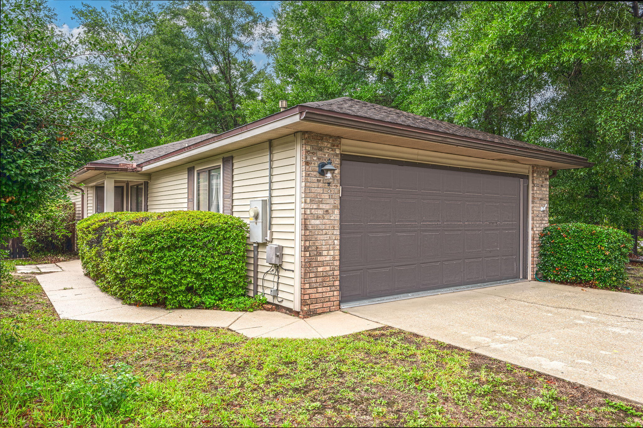 Welcome to this charming 2 bedroom, 2 bathroom home located in the desirable area of Niceville. This cozy house is conveniently situated near schools and the Mid Bay Bridge, making it a perfect location for those who value easy access to amenities. The interior features ceramic tile throughout the main living areas, providing a clean and modern look, while the carpet in the master bedroom adds a touch of comfort. With its convenient location and comfortable interior, this home is sure to be a perfect fit for anyone! Contact us today for a showing!