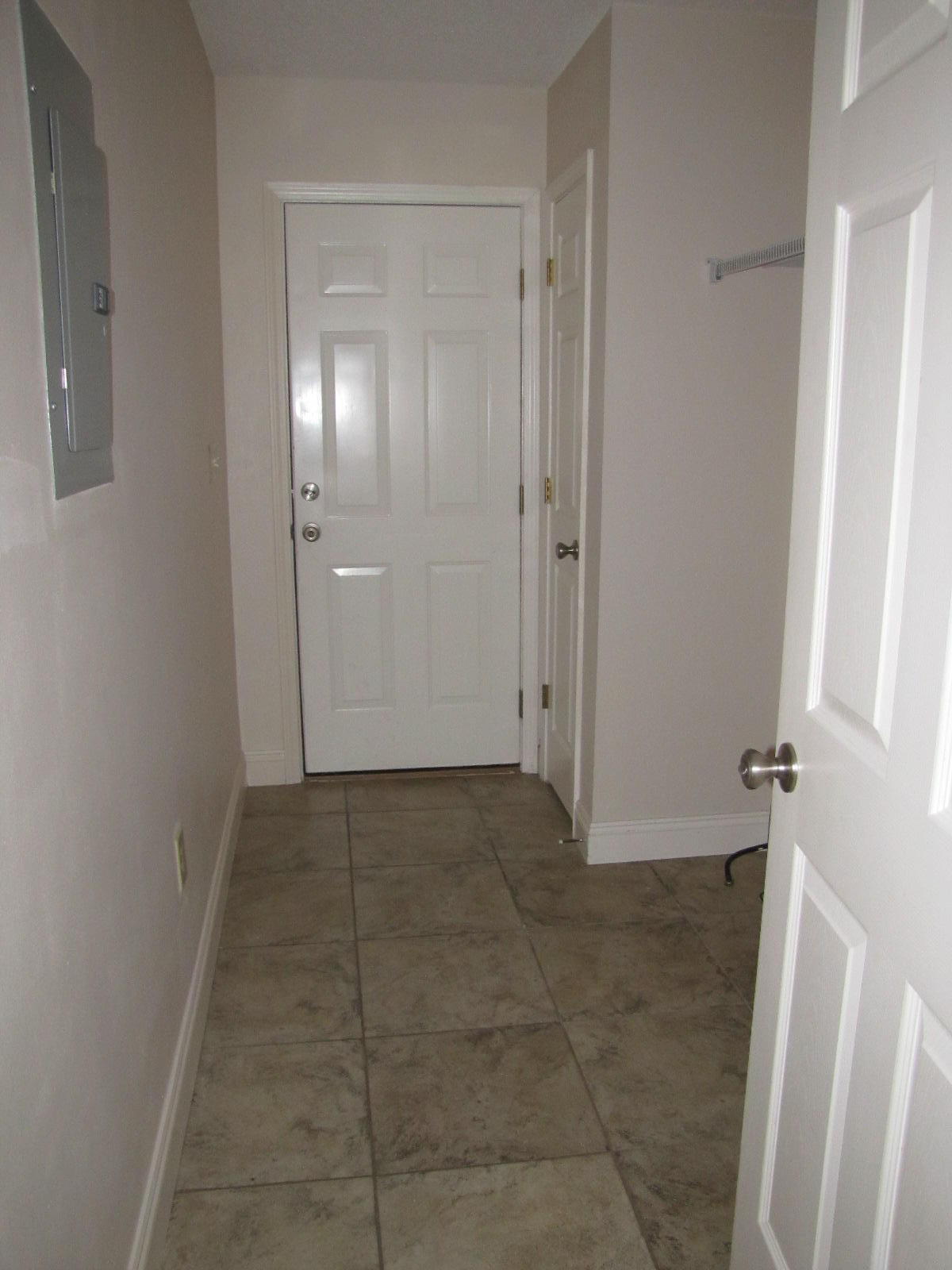 SPRING HOLLOW ESTATES - Residential Lease