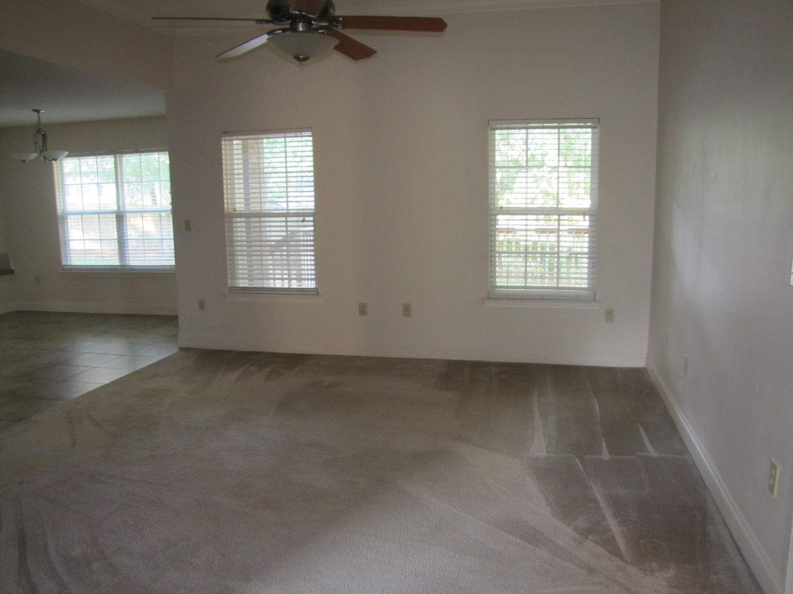 SPRING HOLLOW ESTATES - Residential Lease