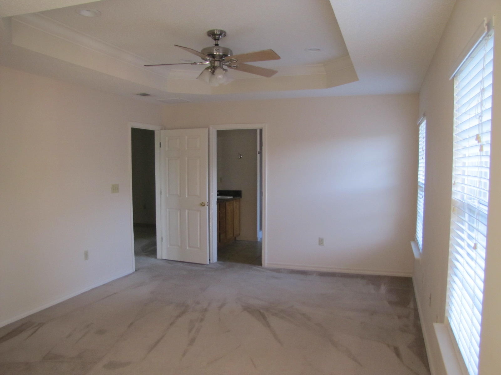 SPRING HOLLOW ESTATES - Residential Lease