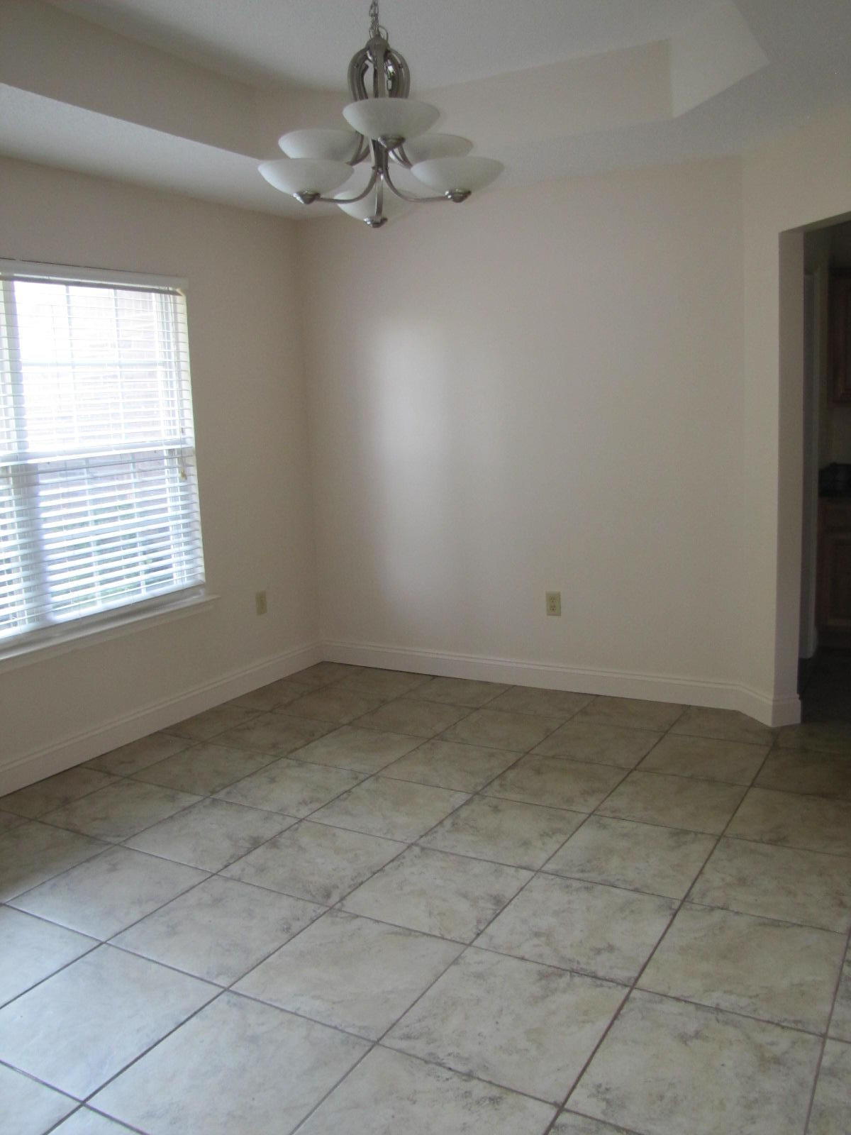 SPRING HOLLOW ESTATES - Residential Lease