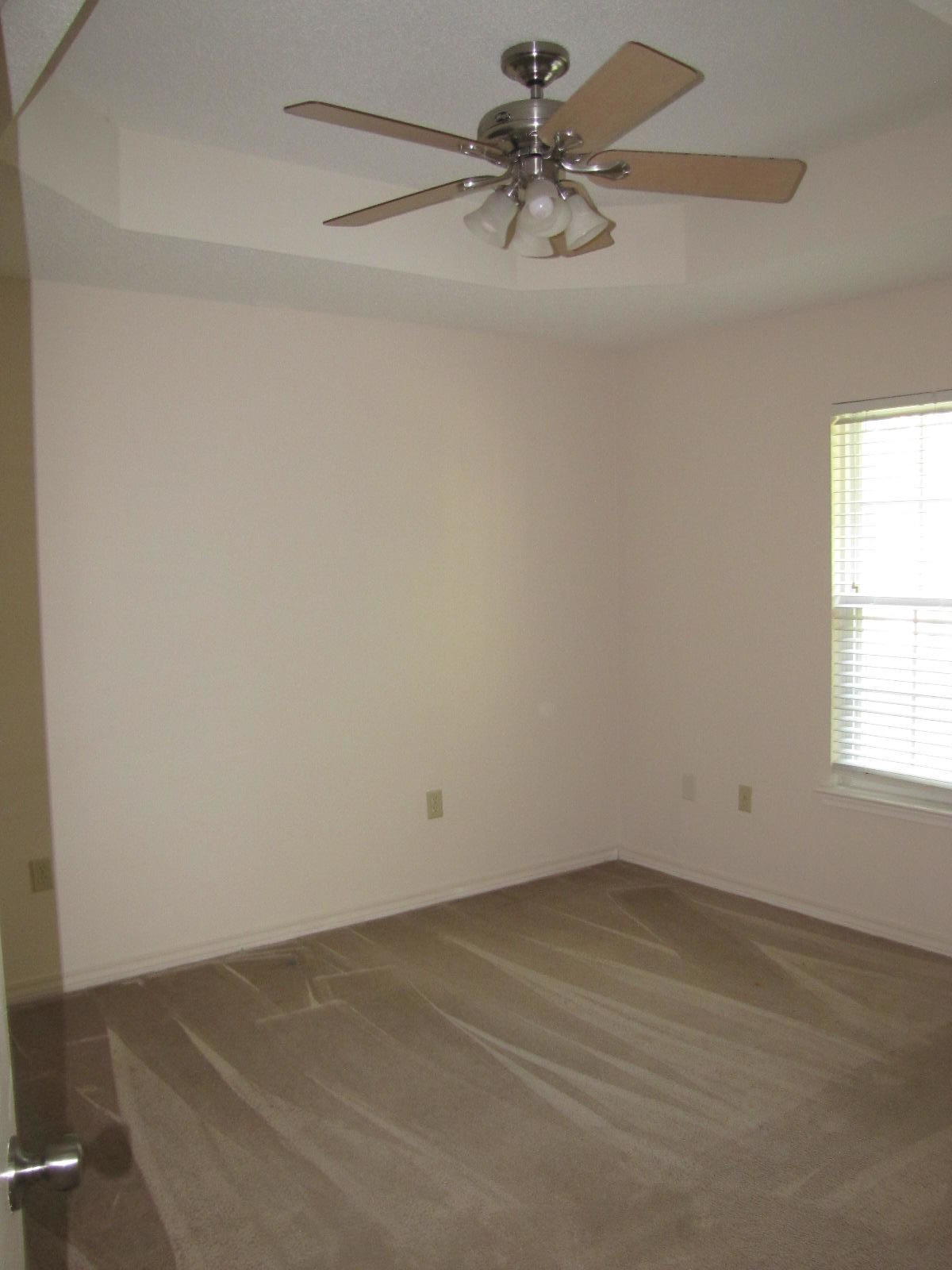 SPRING HOLLOW ESTATES - Residential Lease