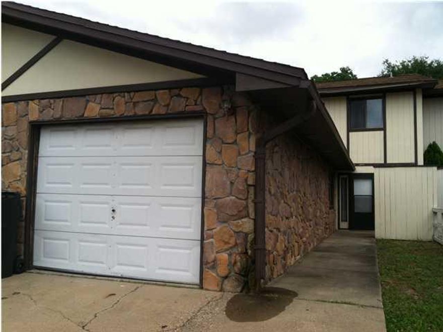 3 bedrooms, 2 bathrooms townhome. Lots of storage and extra space. Includes both a living room and family room/den. All 3 bedrooms are upstairs, and the master bedroom has its own bathroom and his/hers closets.