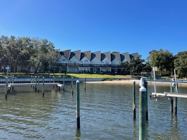 HIDDEN BAY VILLAGE - Residential