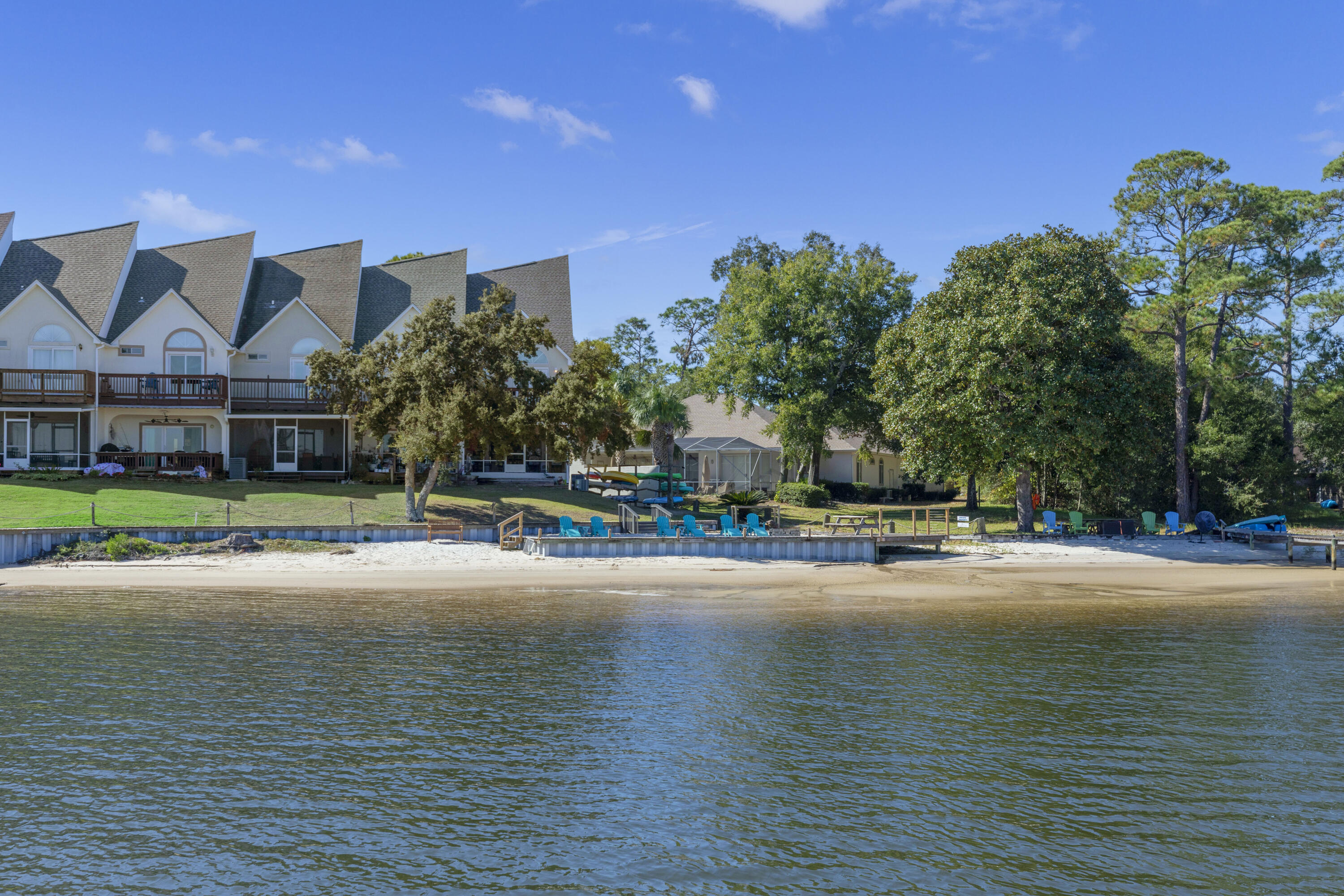 HIDDEN BAY VILLAGE - Residential