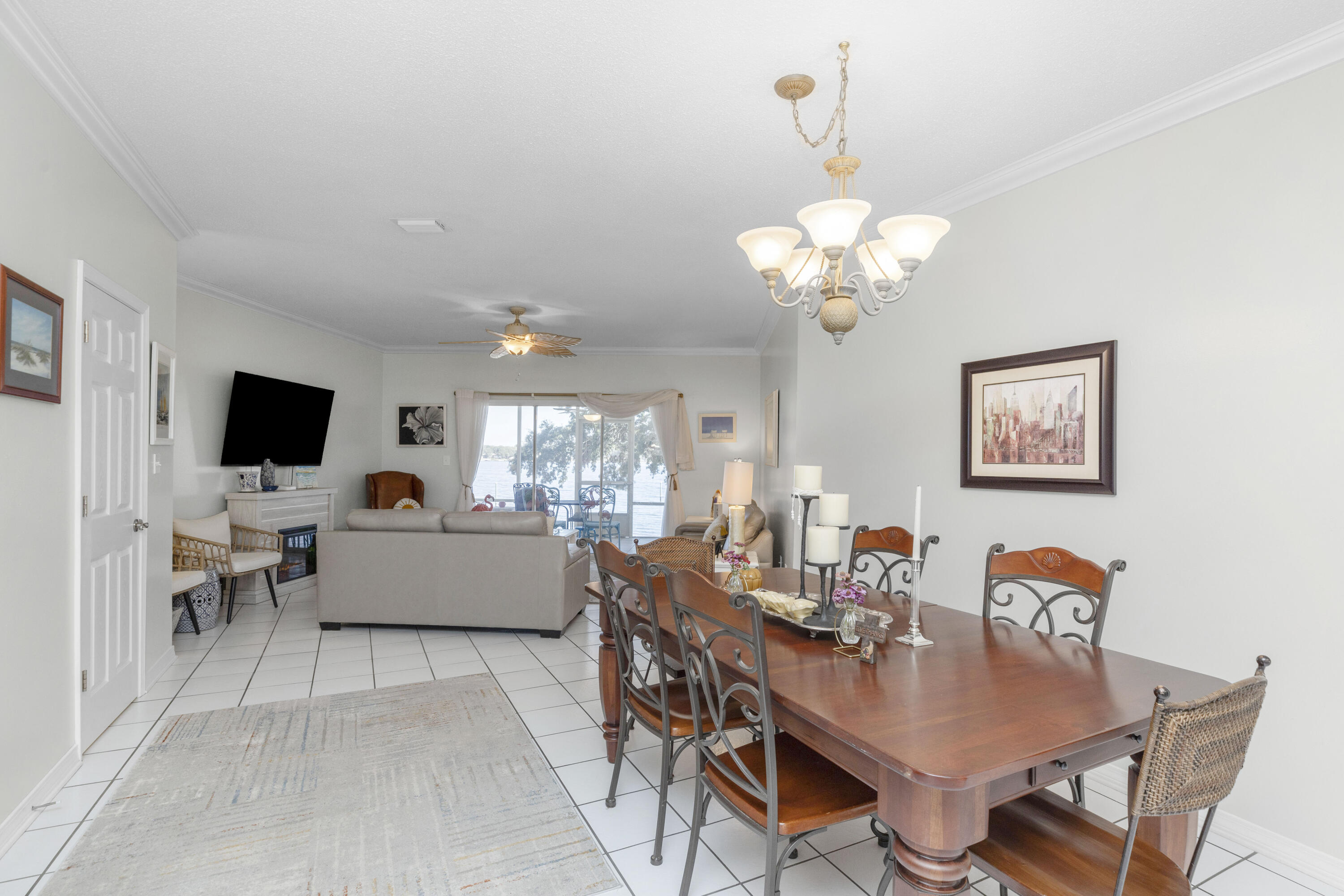 HIDDEN BAY VILLAGE - Residential