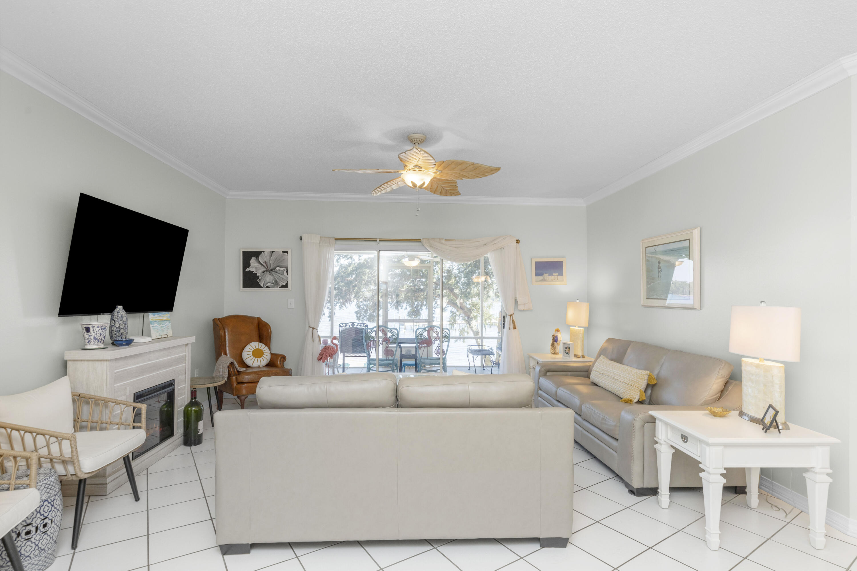 HIDDEN BAY VILLAGE - Residential