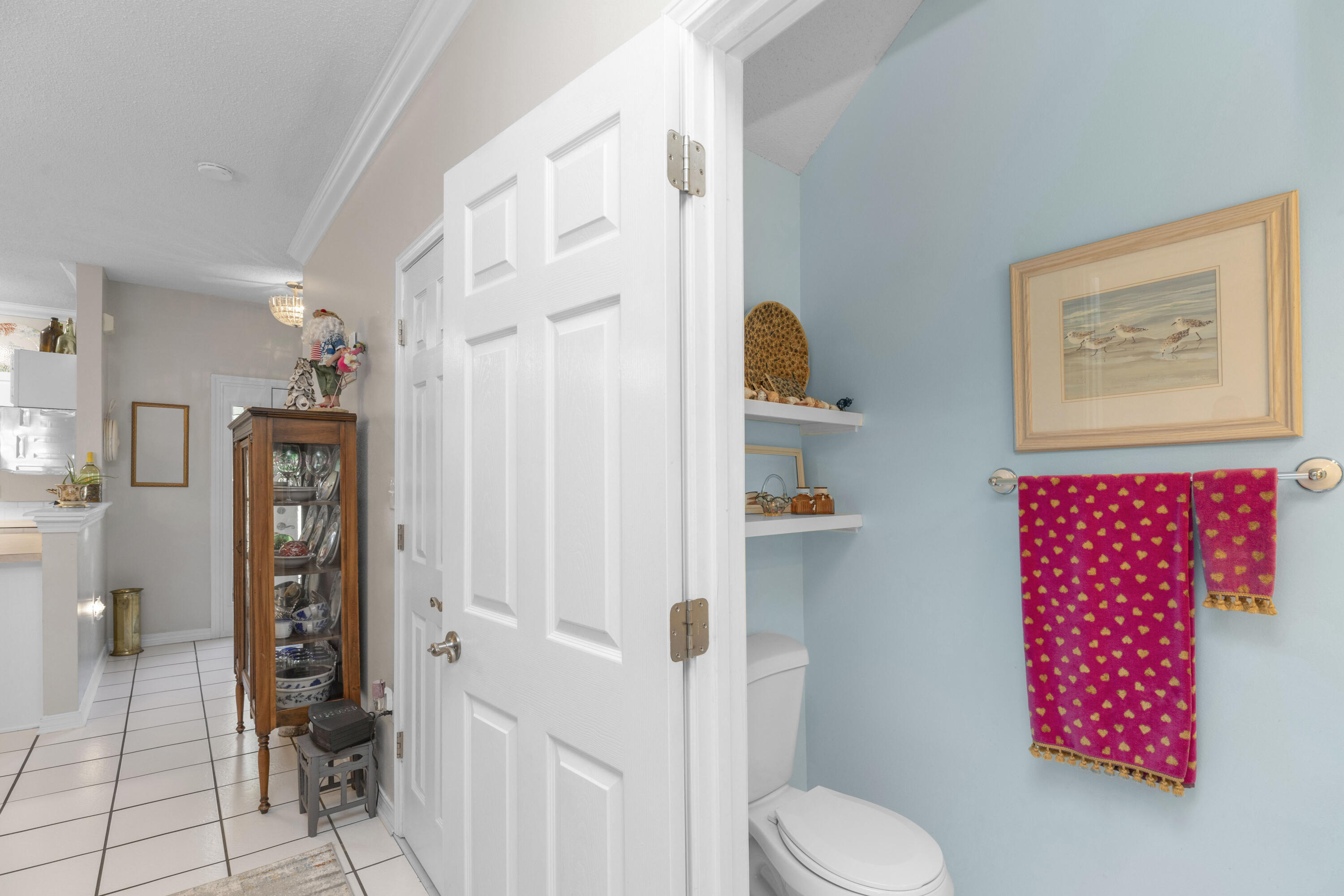 HIDDEN BAY VILLAGE - Residential