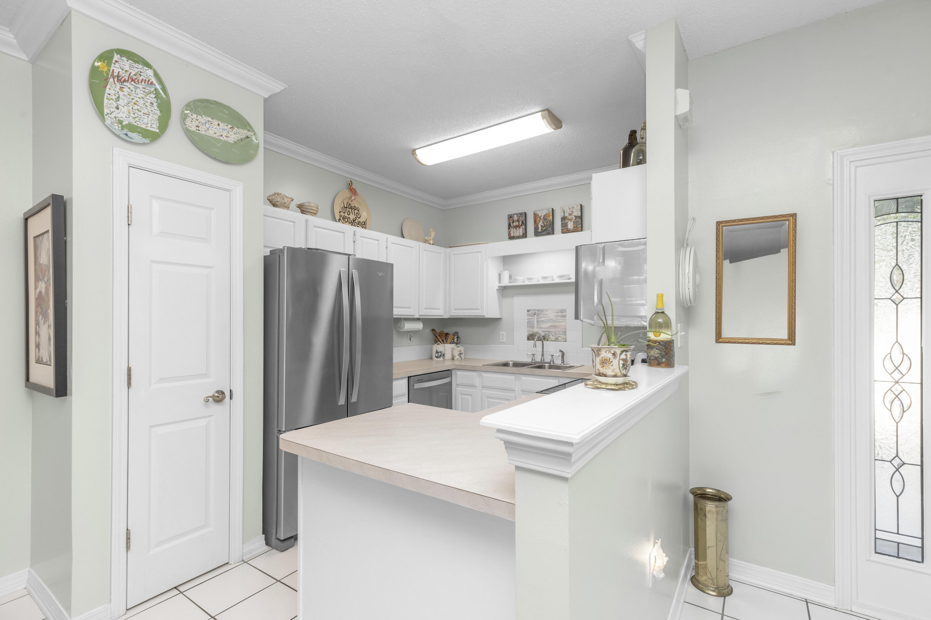 HIDDEN BAY VILLAGE - Residential