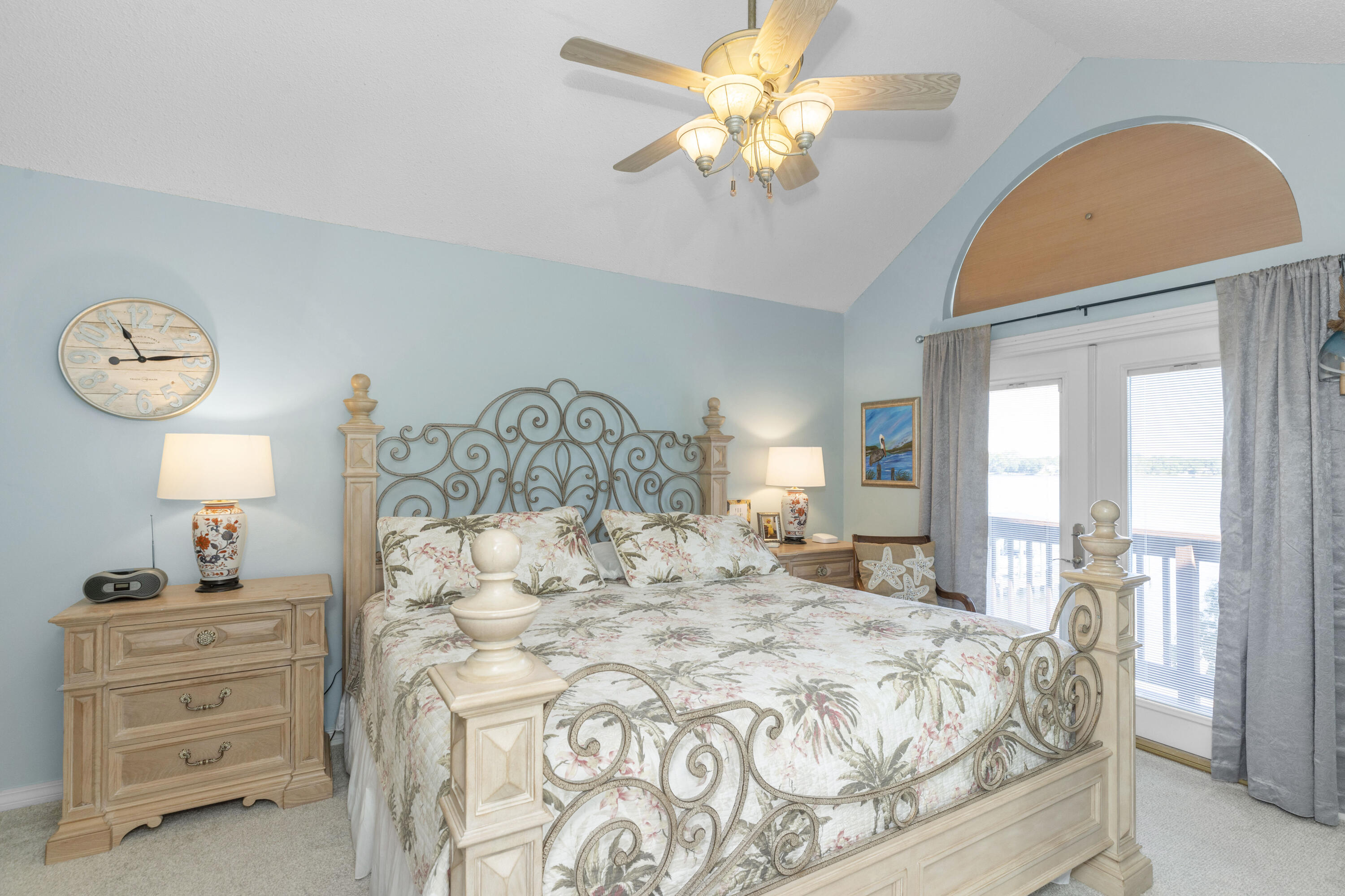 HIDDEN BAY VILLAGE - Residential