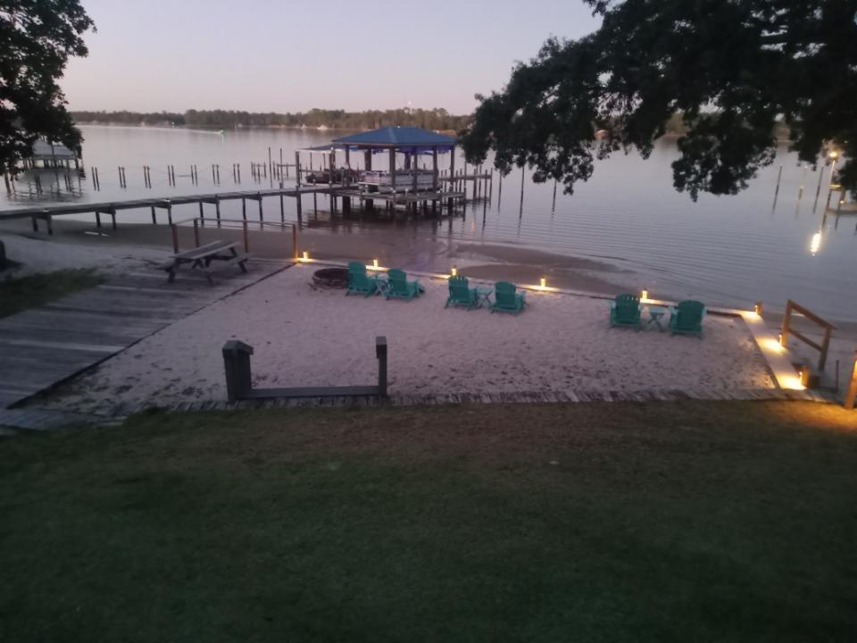 HIDDEN BAY VILLAGE - Residential