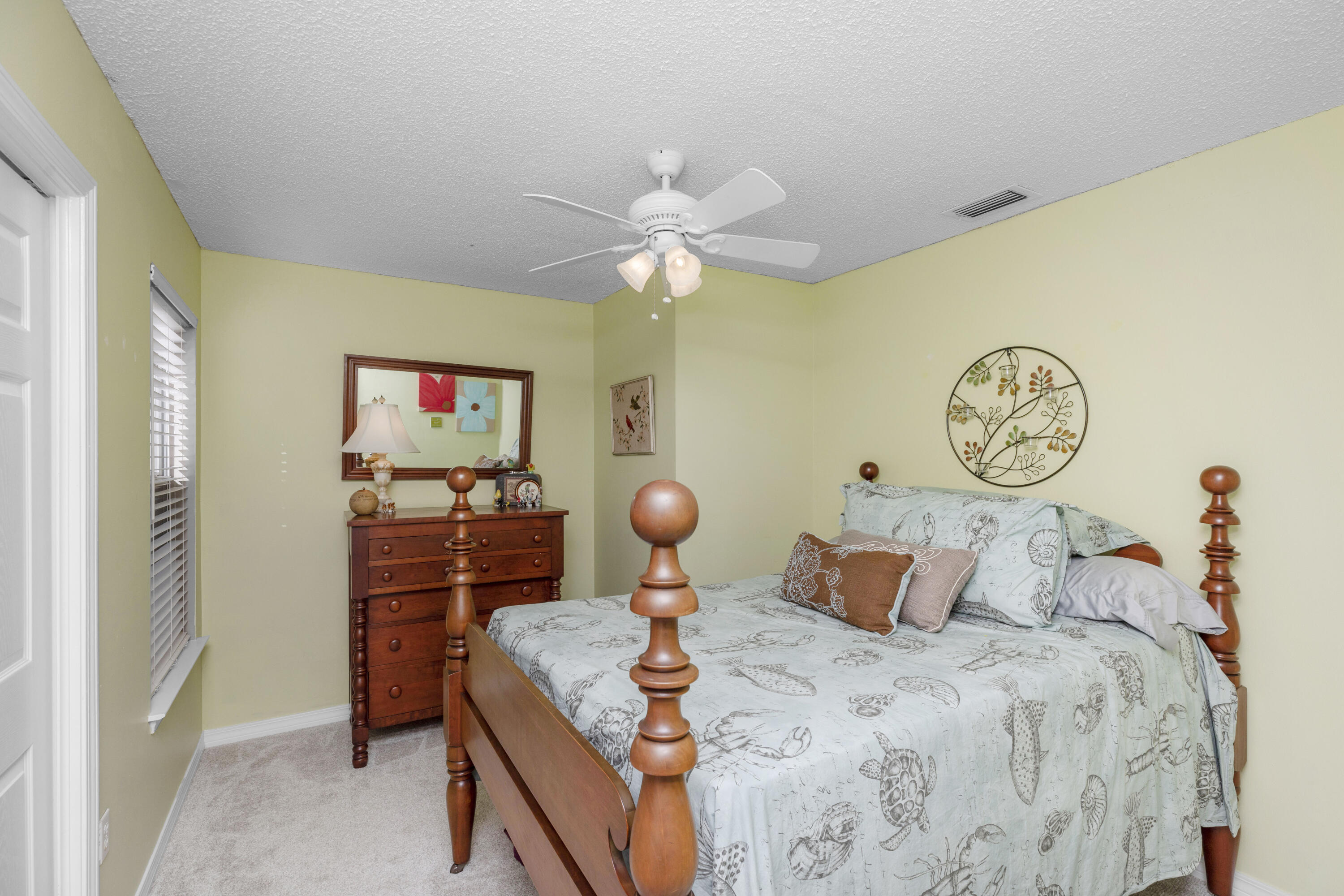 HIDDEN BAY VILLAGE - Residential