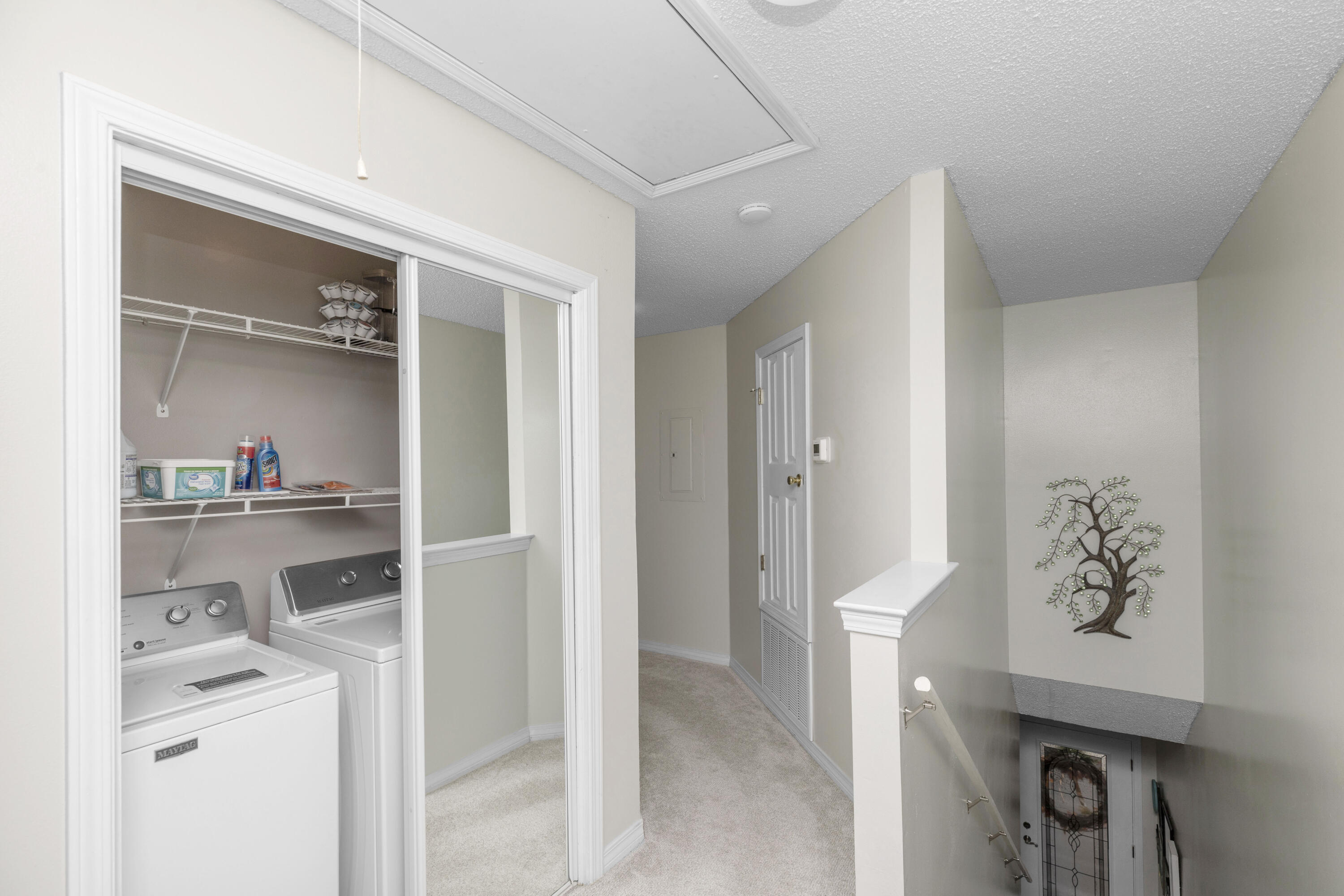 HIDDEN BAY VILLAGE - Residential