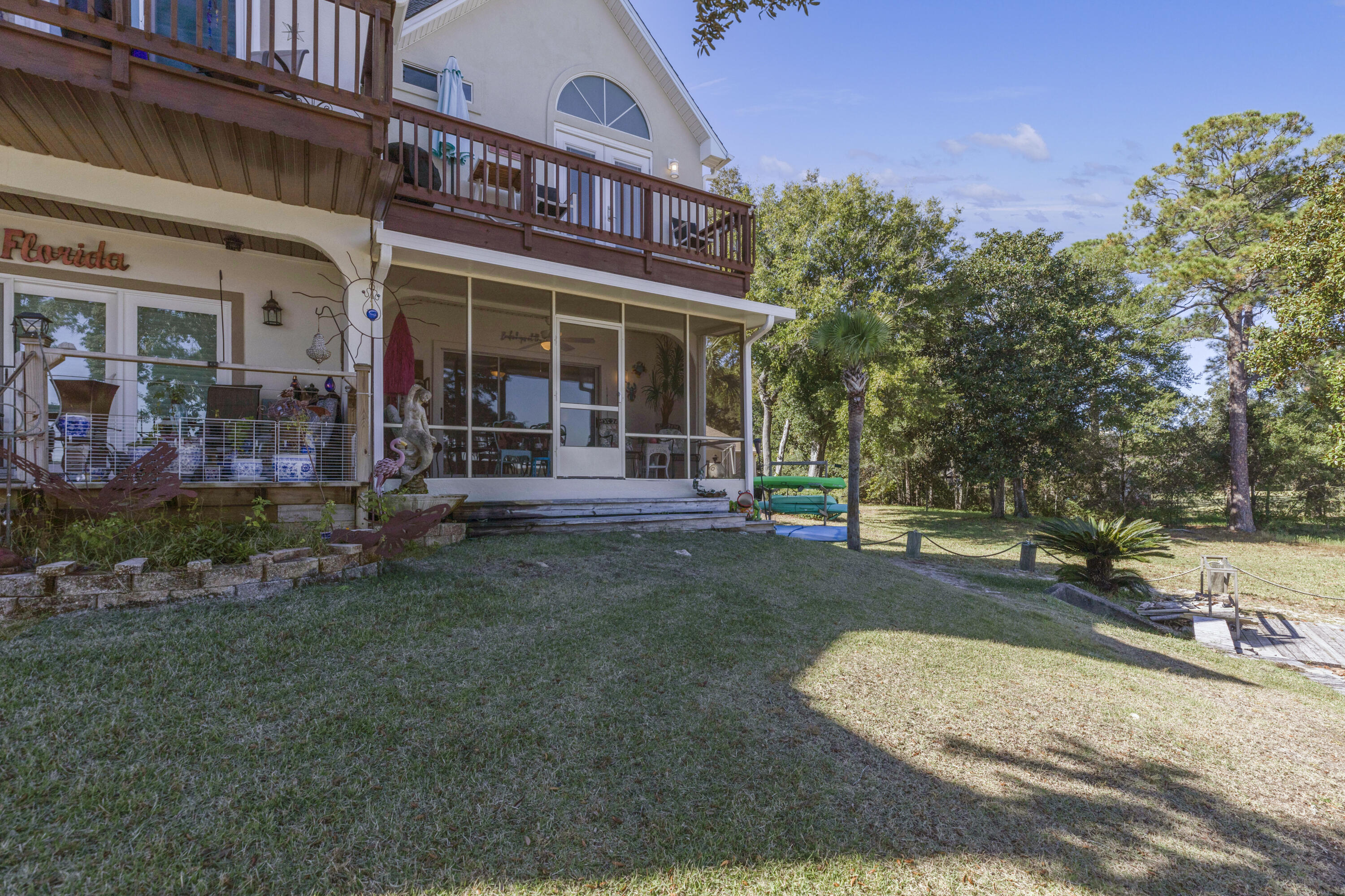 HIDDEN BAY VILLAGE - Residential