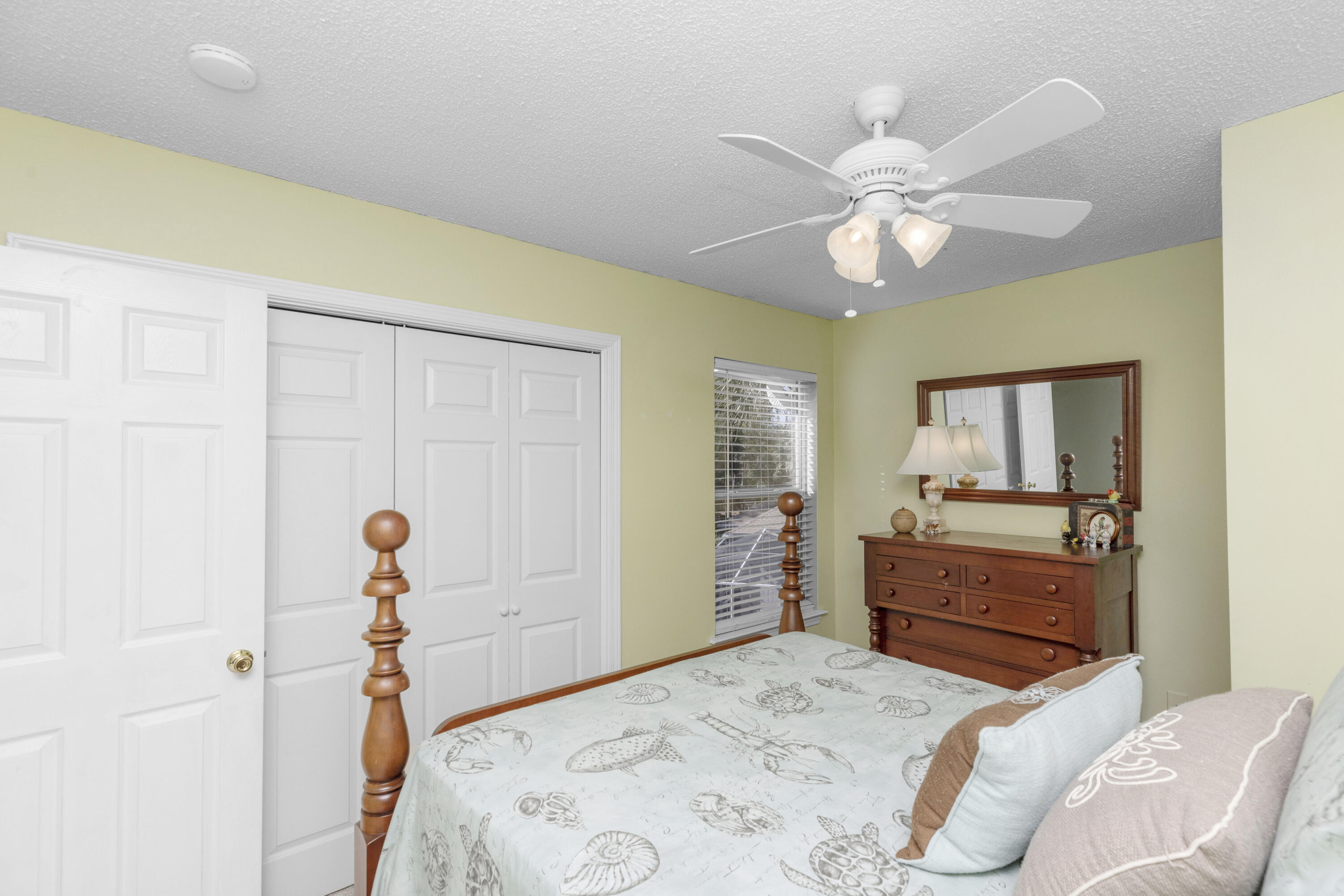 HIDDEN BAY VILLAGE - Residential