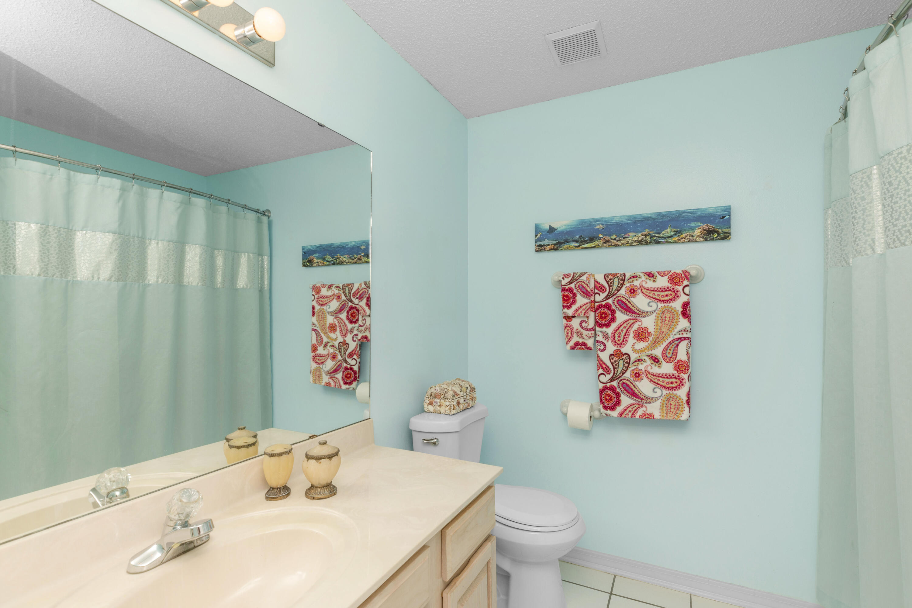 HIDDEN BAY VILLAGE - Residential