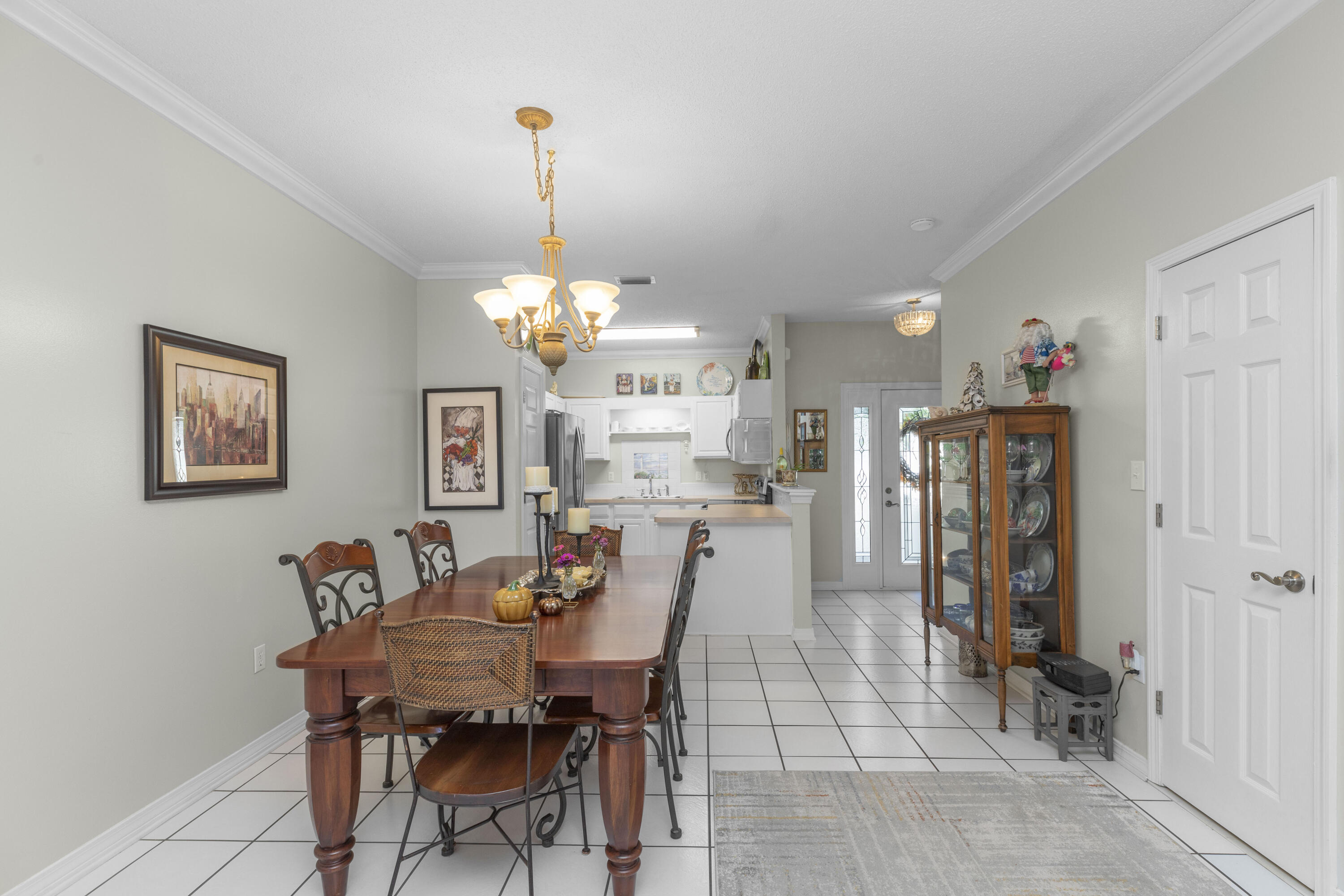 HIDDEN BAY VILLAGE - Residential