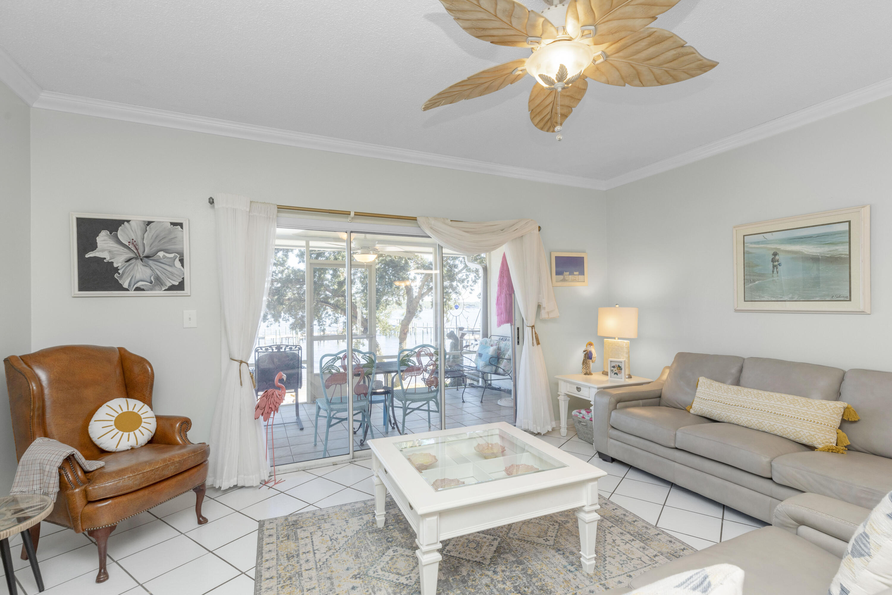 HIDDEN BAY VILLAGE - Residential