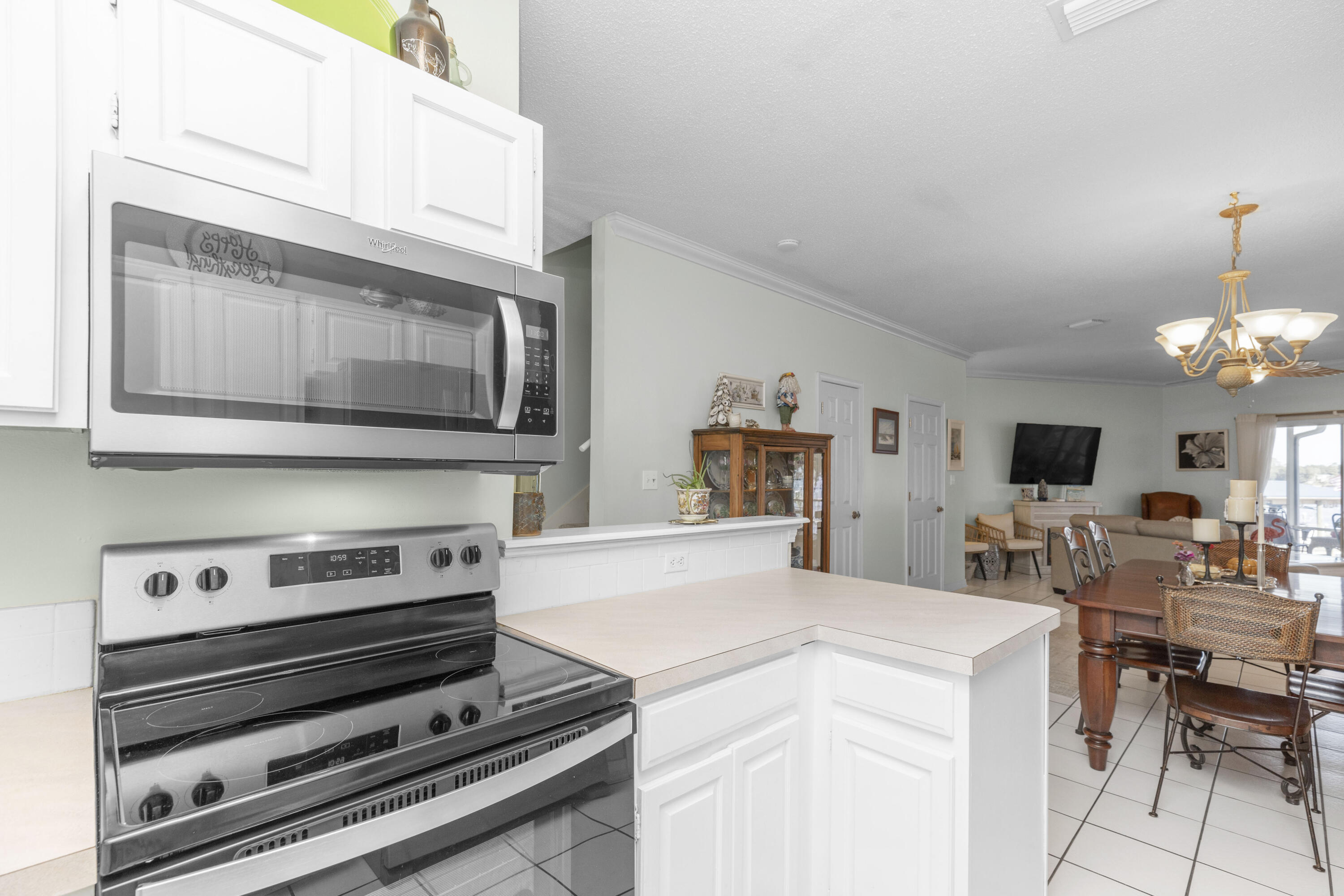 HIDDEN BAY VILLAGE - Residential