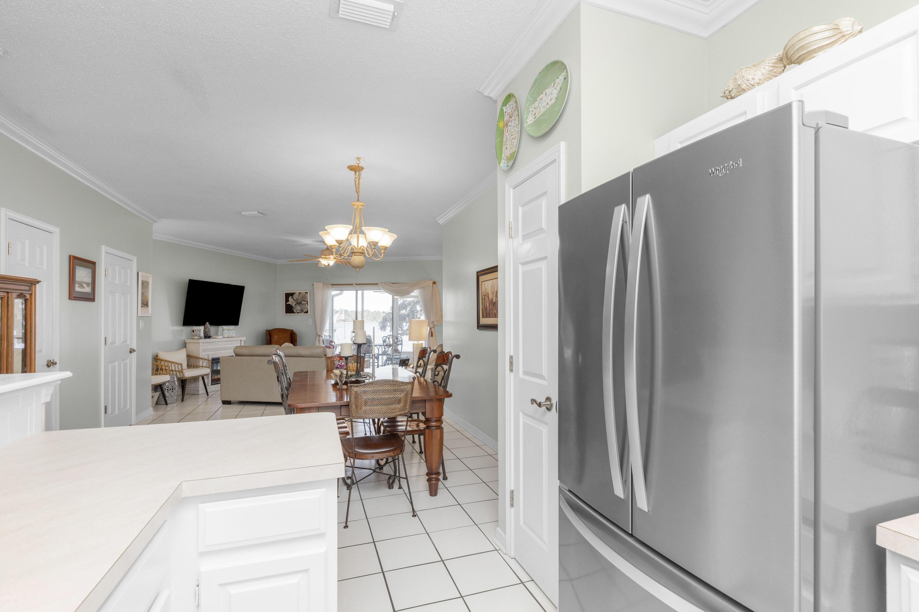 HIDDEN BAY VILLAGE - Residential