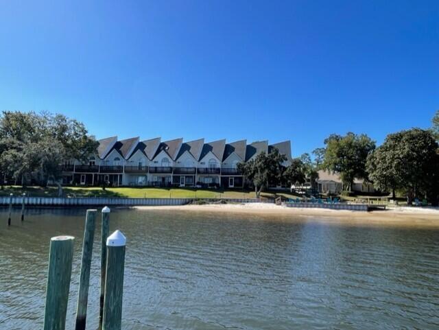 HIDDEN BAY VILLAGE - Residential