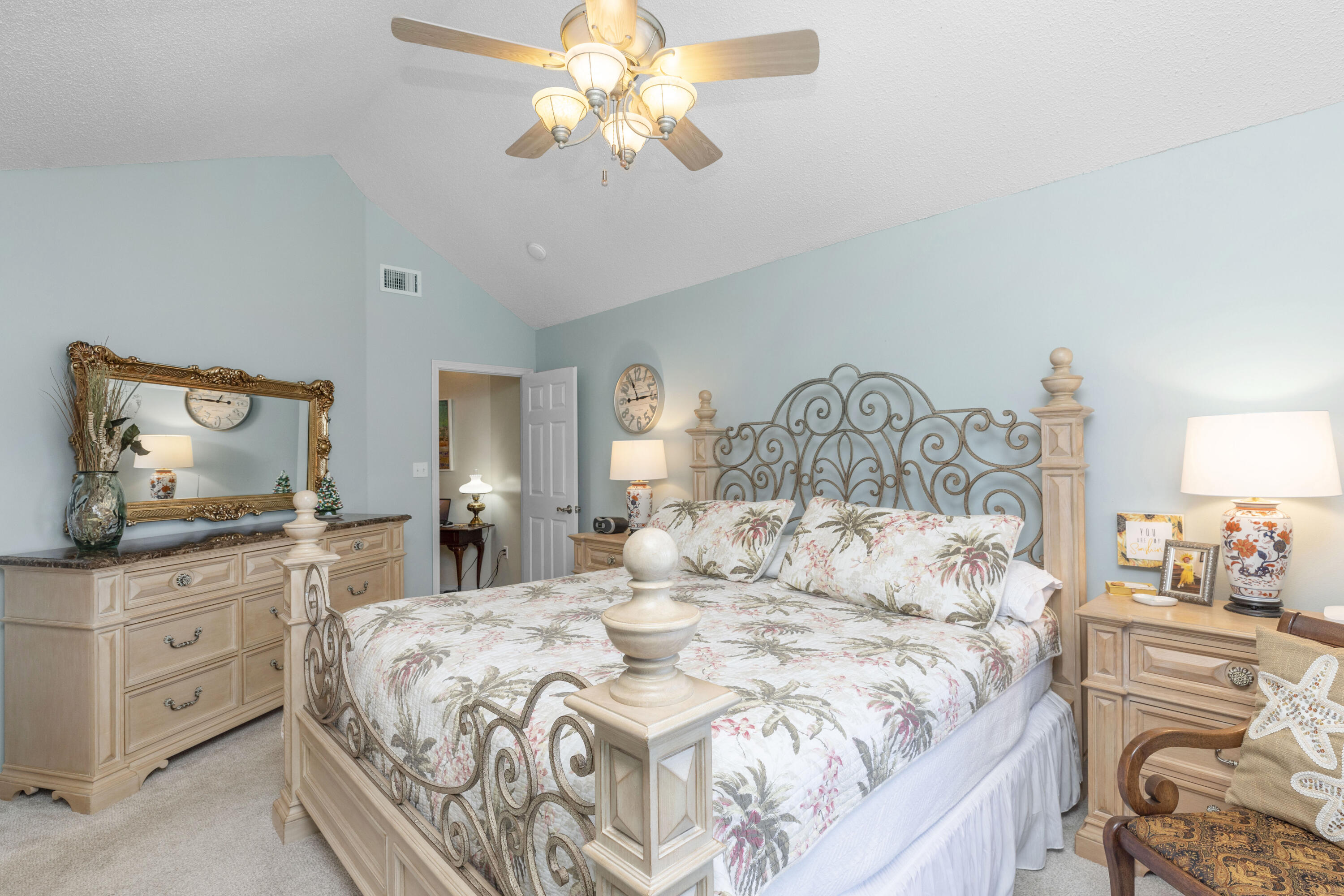 HIDDEN BAY VILLAGE - Residential