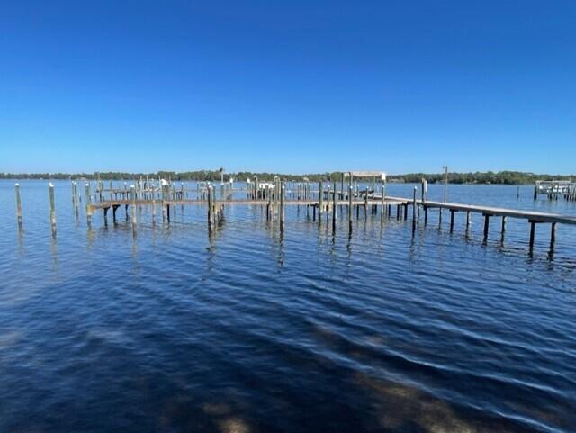 HIDDEN BAY VILLAGE - Residential