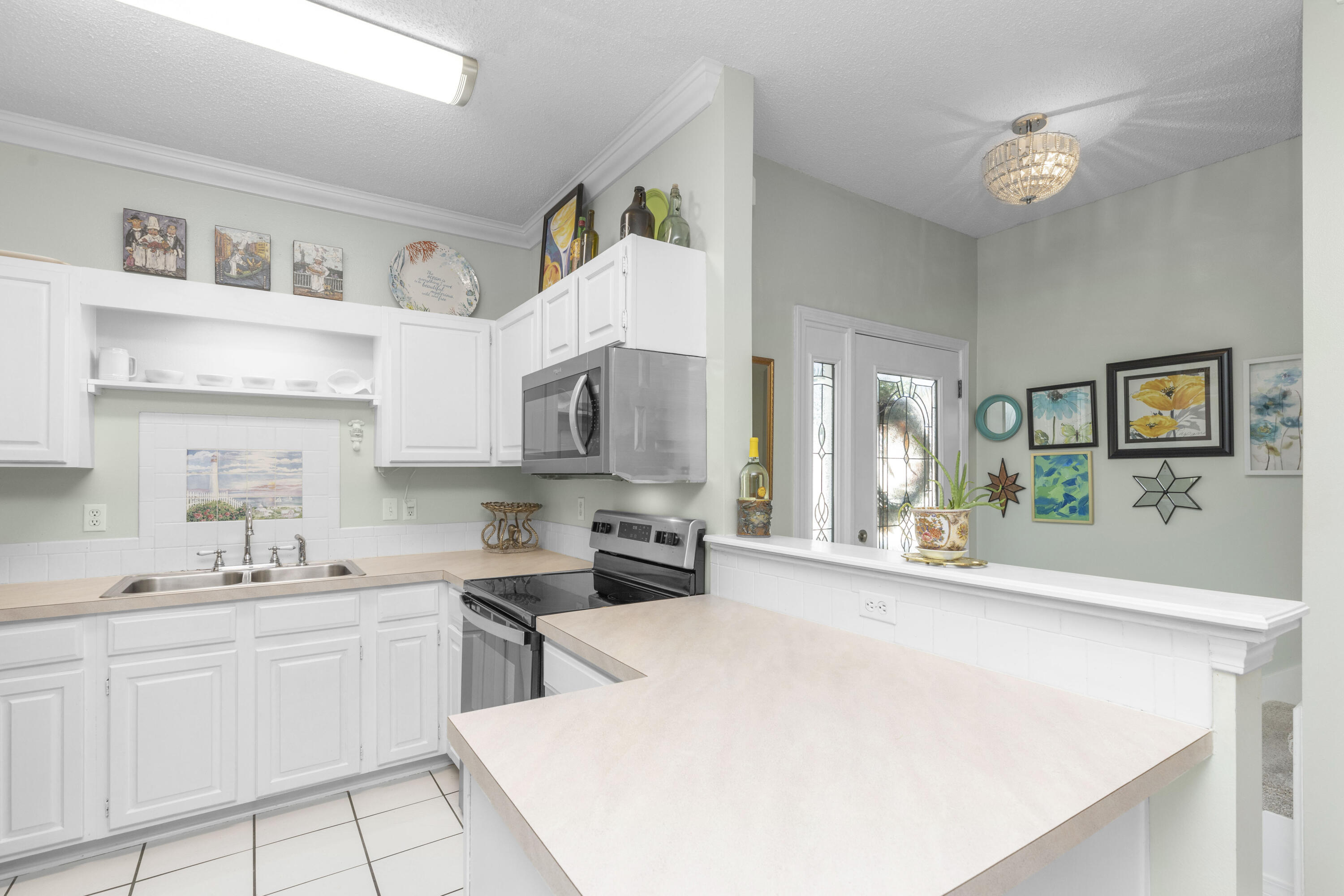 HIDDEN BAY VILLAGE - Residential