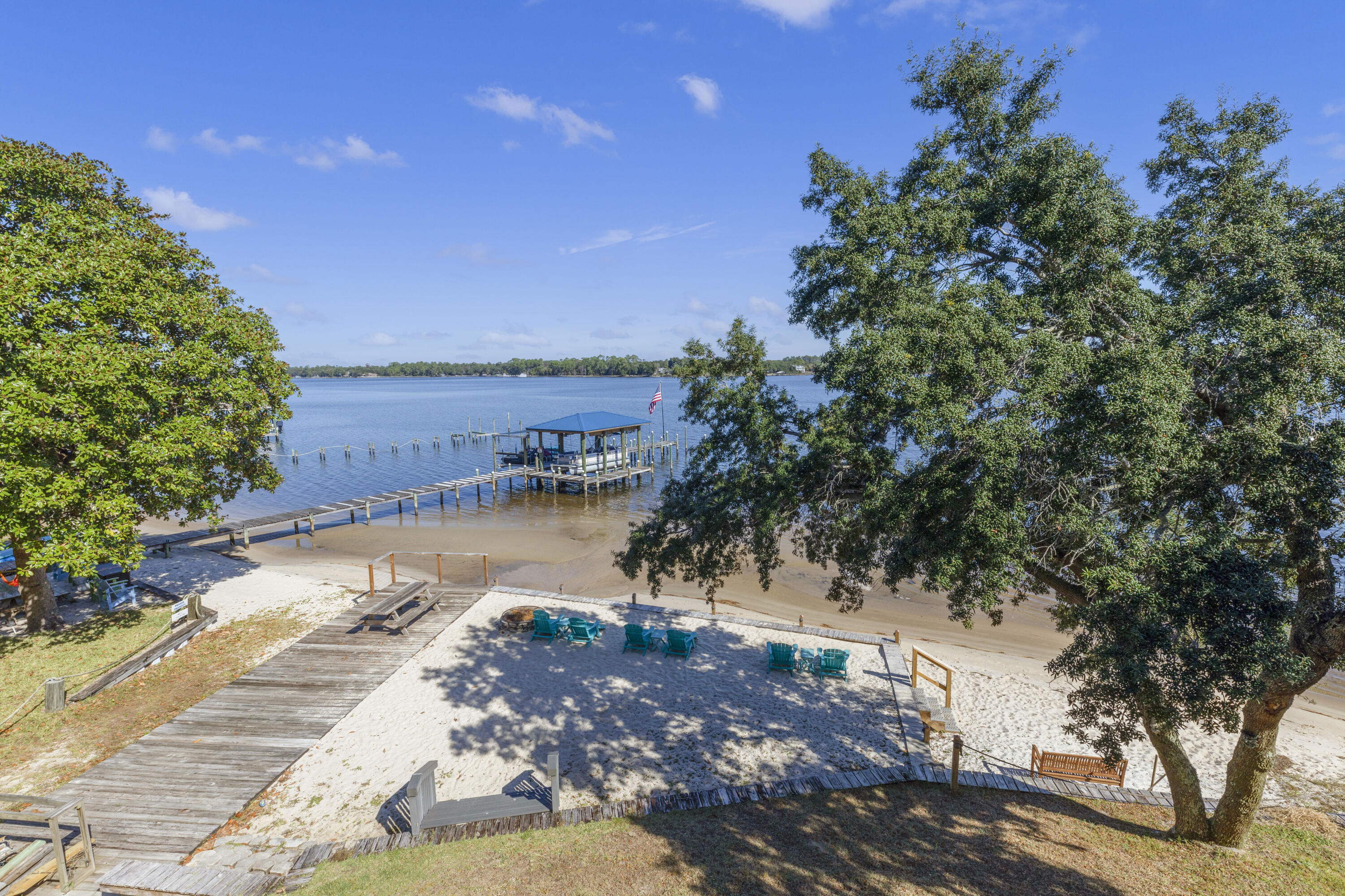 HIDDEN BAY VILLAGE - Residential