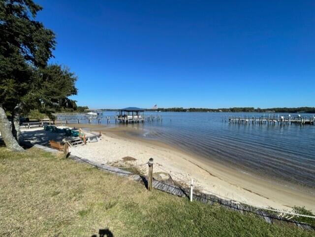 HIDDEN BAY VILLAGE - Residential