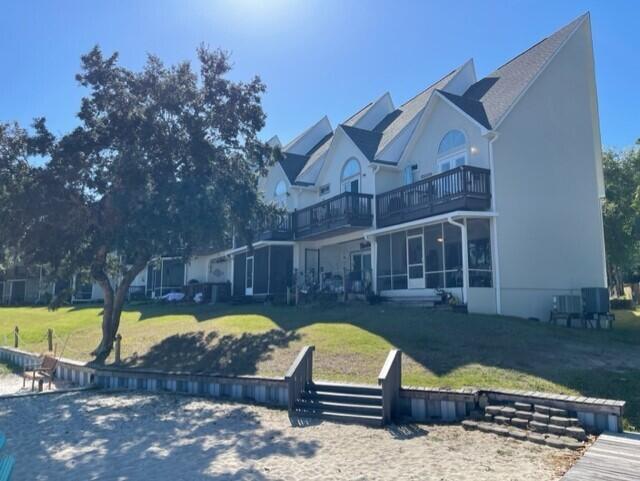 HIDDEN BAY VILLAGE - Residential